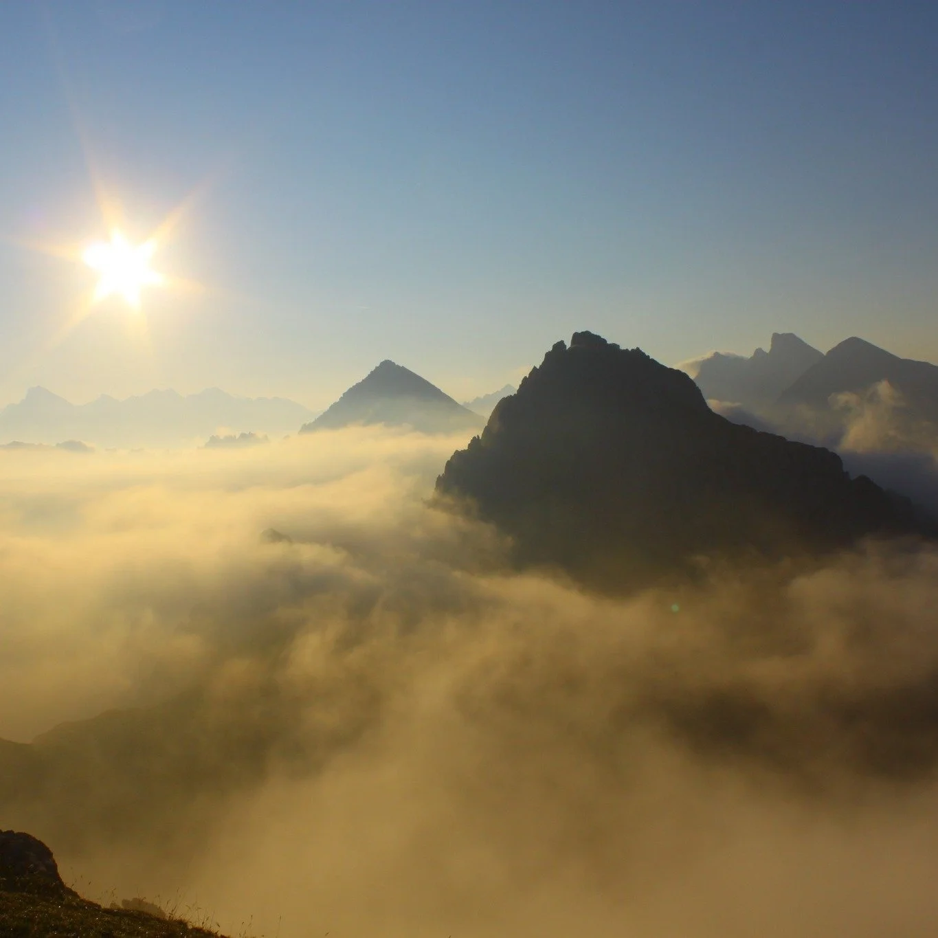 Nicht nur von den Bergen tr&auml;umen - einfach mitkommen. 😀

Bei meinen gl&uuml;ckstupfer-Auszeiten nehme ich Dich mit in die fantastische und faszinierende Alpenlandschaft. 🥾

Bergf&uuml;lle - 12.6 - 14.6.2026 / gl&uuml;ckstupfer-Auszeit im Monta