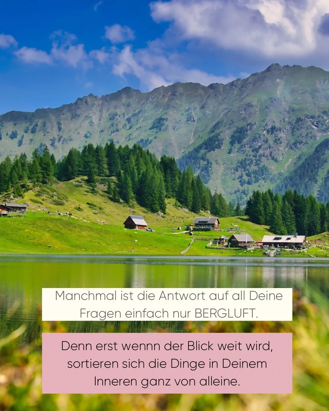 Manchmal ist die Antwort auf all Deine Fragen einfach nur BERGLUFT. ⛰️

Denn erst, wenn der Blick weit wird, sortieren sich die Dinge in Deinem Inneren ganz von alleine. 

Bei meinen gl&uuml;ckstupfer-Auszeiten geht es nicht darum, viele Kilometer zu
