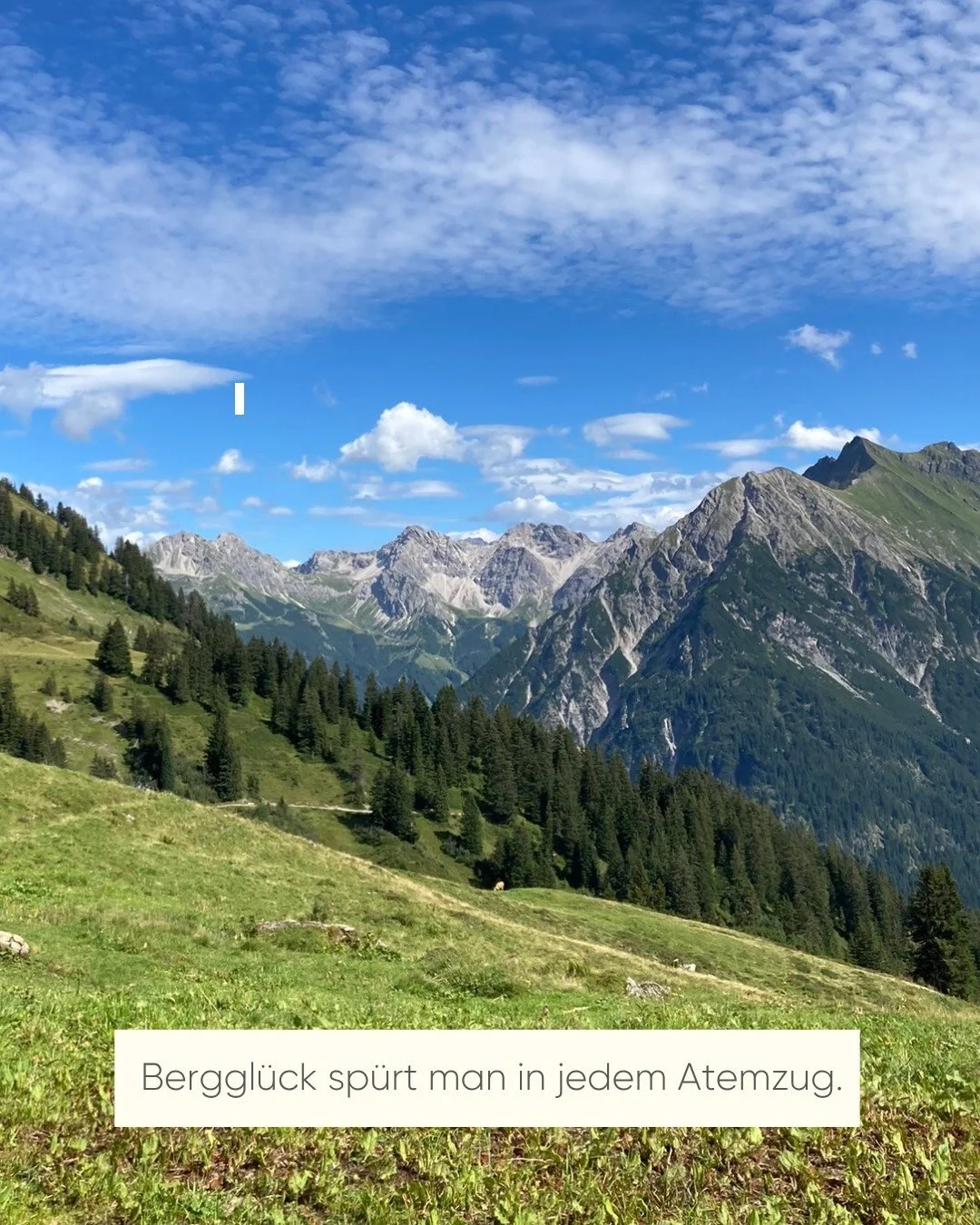 Bergluft hat eine ganz eigene Kraft: Sie macht den Kopf klar und weit. 🏔️✨

Oft atmen wir im Alltag nur oberfl&auml;chlich. Zwischen To-do-Listen und Verpflichtungen vergessen wir oft, tief Luft zu holen. Bei gl&uuml;ckstupfer schaffe ich Dir genau 