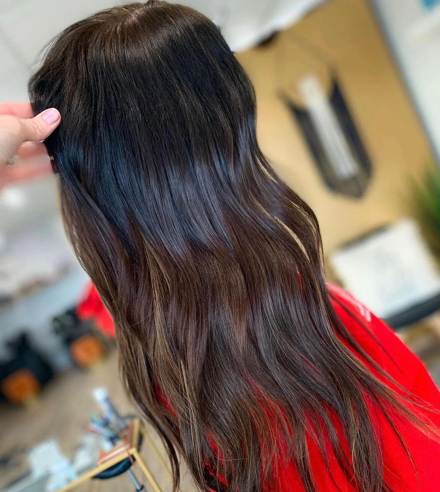 extension transformation done by @vickynhair &bull; swipe to see her crisp clean, flexible row ✨

Things we love about The Mane Concept:

&bull; universal sectioning 
&bull; created to allow the hair to lay where it lives 
&bull; guest can leave with