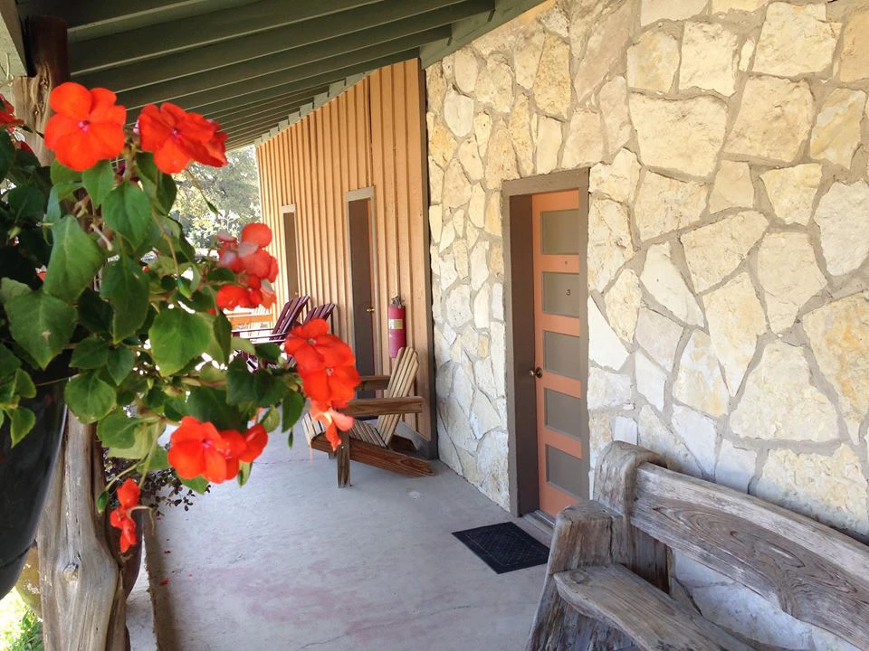 Leakey Inn Lodging — Gypsy Sally's