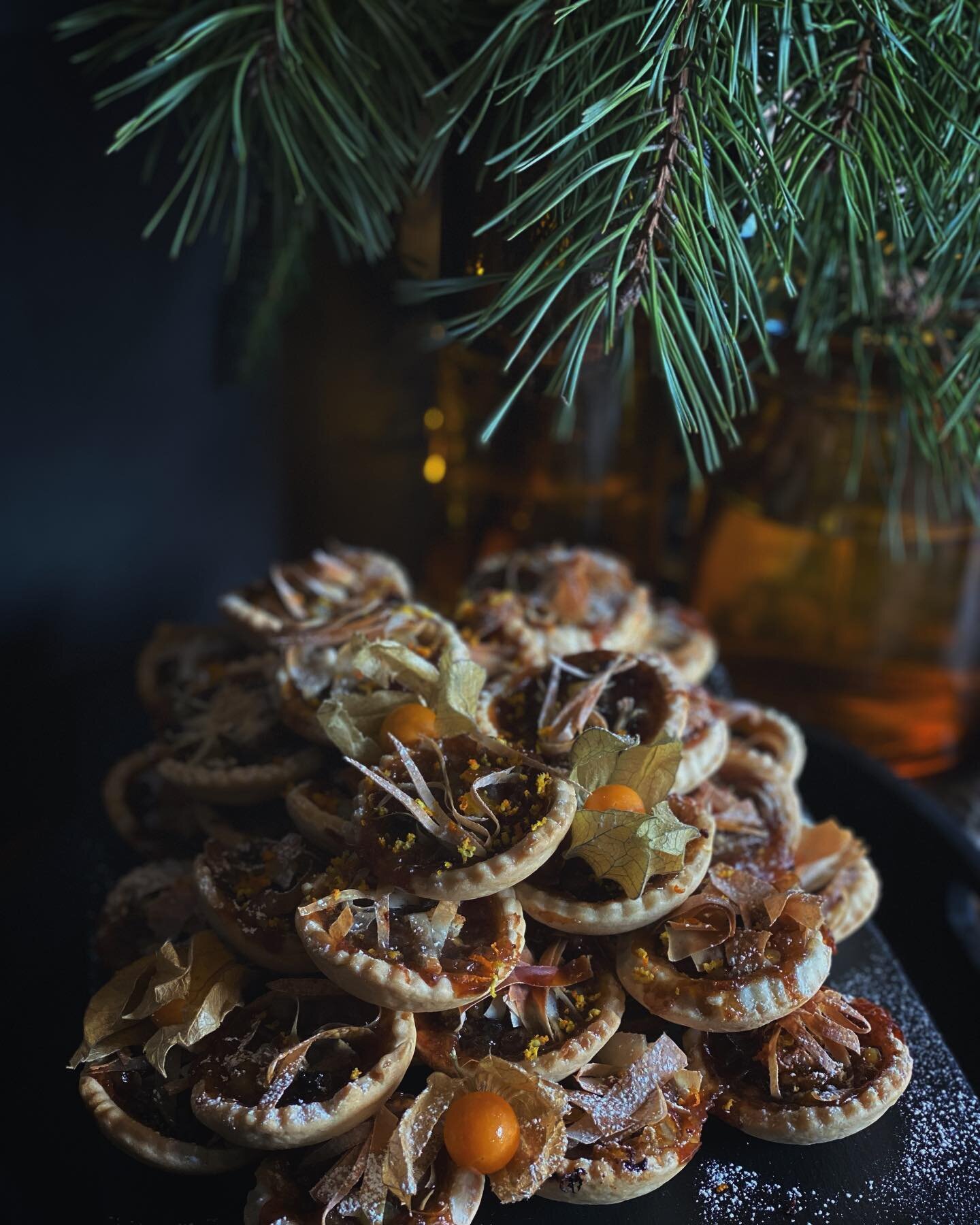 ..mince pies disappeared last night before we know it..but I have a good news for you..I will make them for weekends in December..and some mulled wine too!! 🌲

#itsbeginningtolookalotlikechristmas #festiveseason #december #mincepies #mulledwine #fes