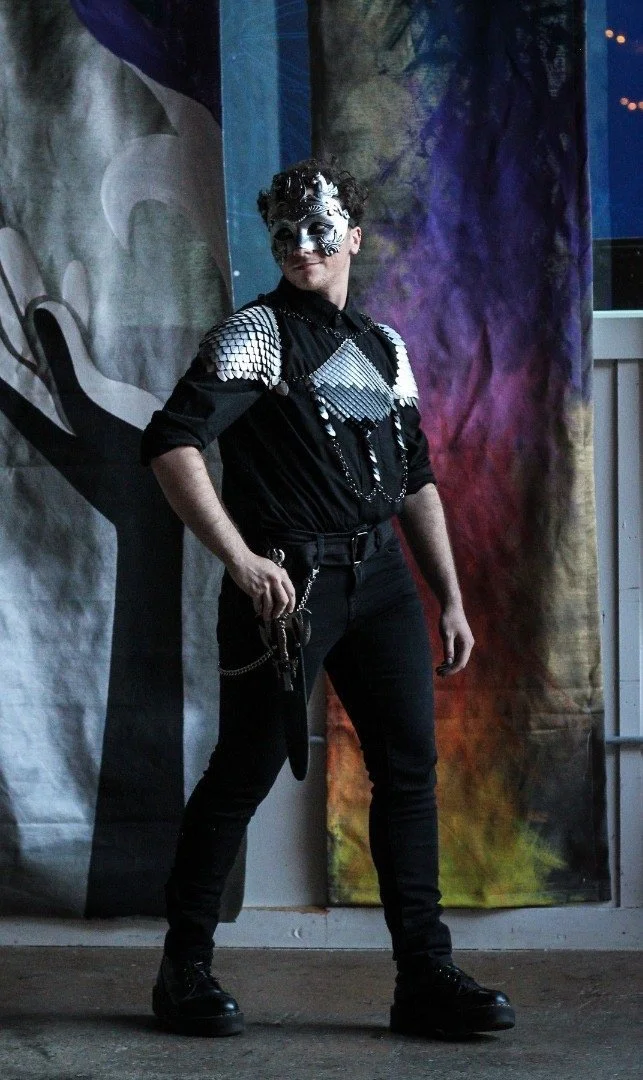  @ silverbat.photography  (IG) 