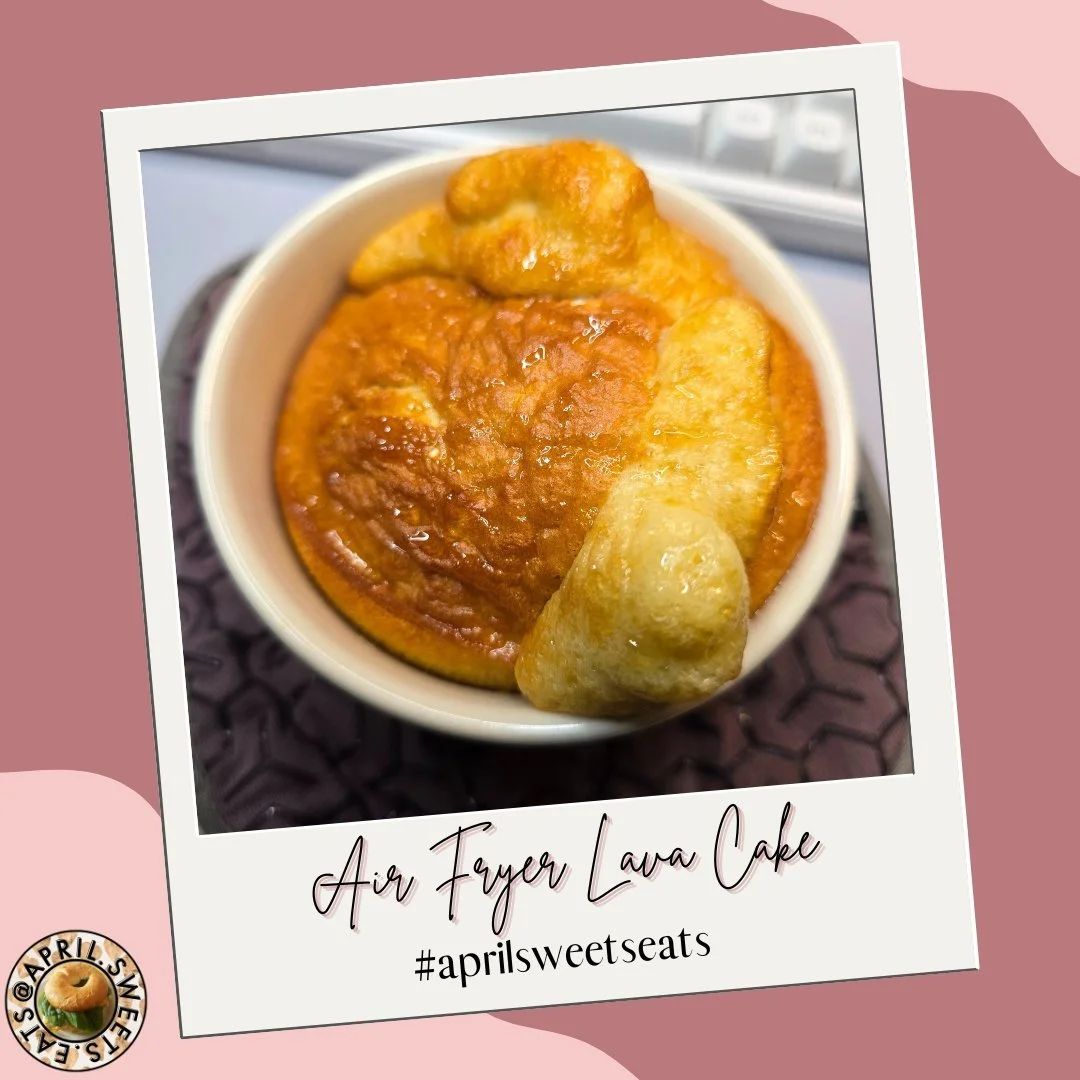 Monday officially calls for a sweet reward! ✨ Treat yourself to this Peanut Butter Air Fryer Lava Cake. It&rsquo;s warm, gooey, and has that perfect molten peanut butter center that just melts in your mouth. 🤤

I&rsquo;ve topped mine with a massive 