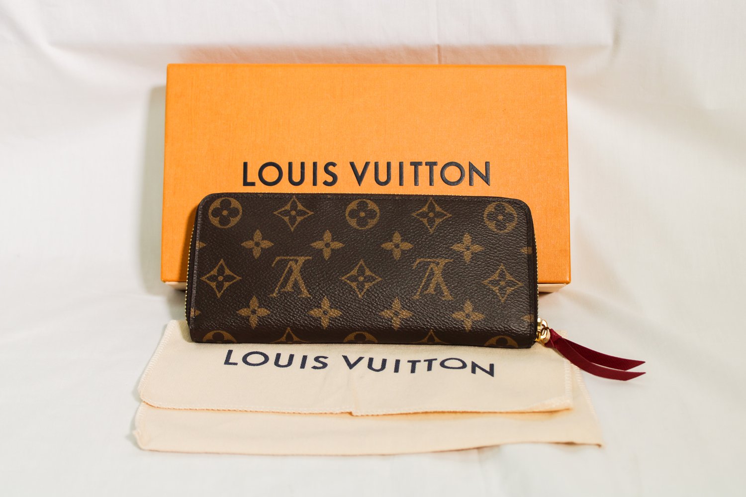 Owned Designer Bags for Women - ParallaxShops - Pre - Louis