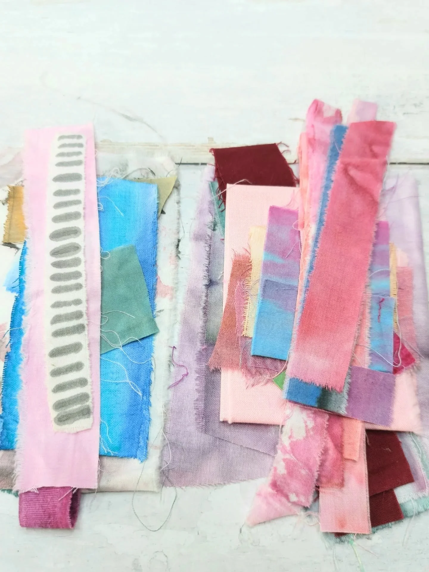 Piles of pink fabric, ready for more mindful stitching mini quilts.
#handpaintedfabric #paintedcloth #textileartist #miniquilts #artquilting #fabricpaintstitch