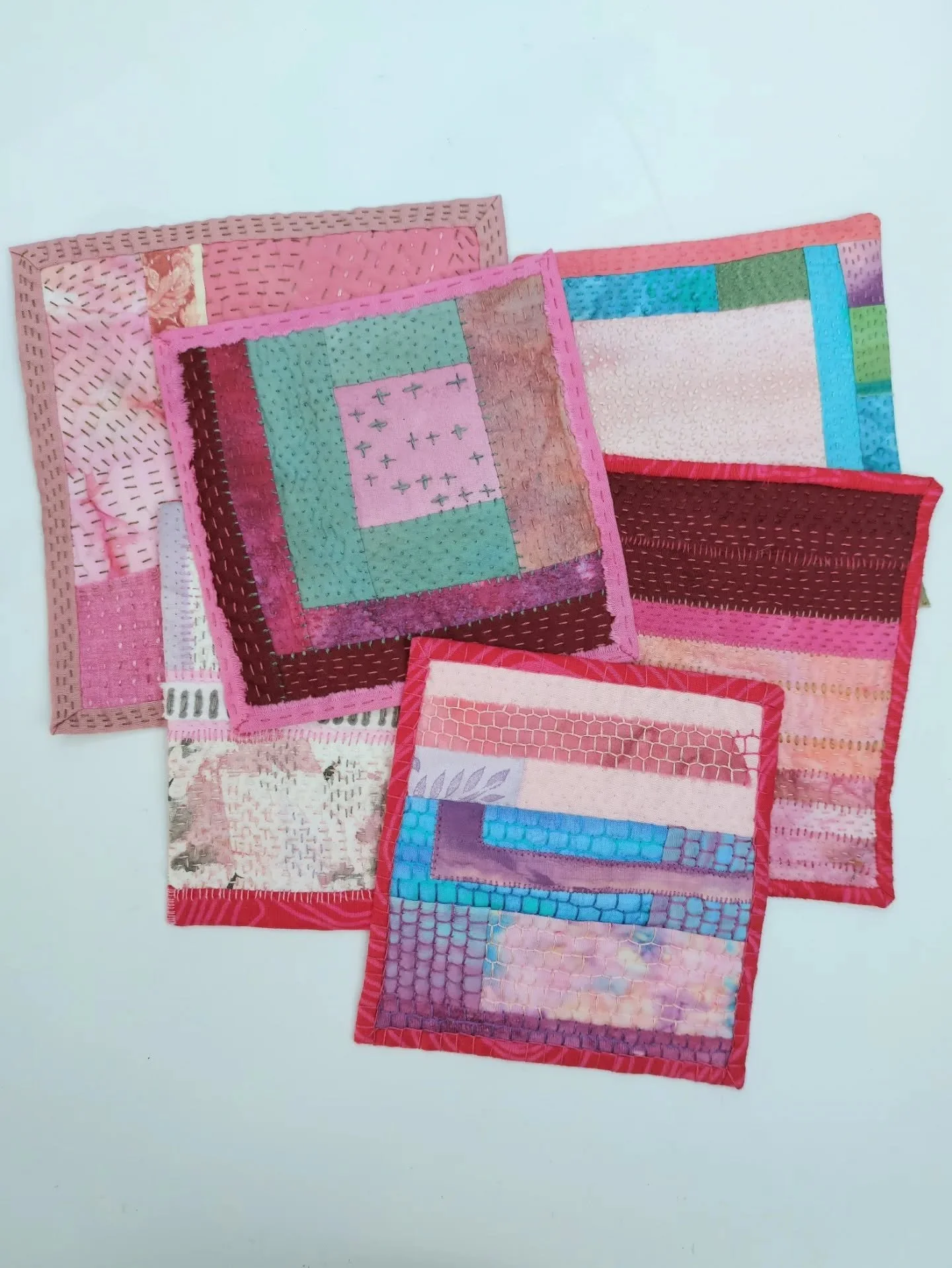 Think I'm done with the pink for now. 💗
.
.
.
#pinkquilt #pinkpatchwork #miniquilts #mindfulstitching #slowstitching #artquilting #fabripaintstitch #paintedfabric #enjoyingtheprocess #scrapbustingminiquilts