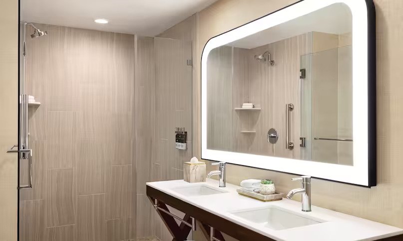 sbazd-presidential-suite-ocean-front-bathrooms.jpg