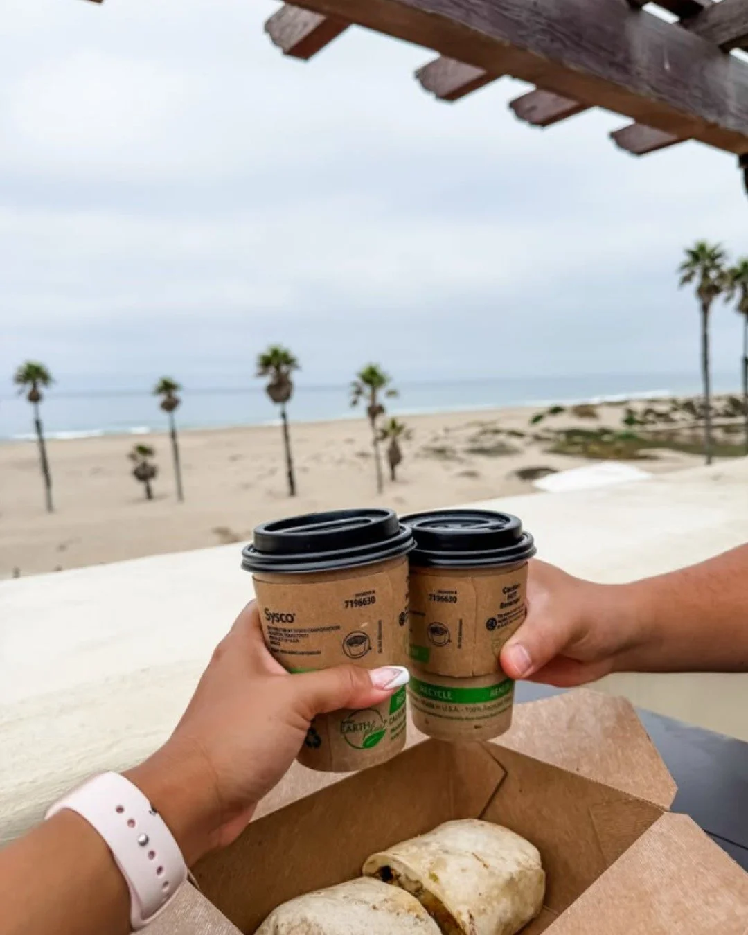 It's Flashback Friday! $1 coffees from 6:30 - 8:30 AM. Parking is free. 

We've got your morning pick-me-up. Then, silence your stomach with our savory Breakfast Burrito&mdash;featured here by @junebabylove. 

Brews by the beach. You comin'?

#zachar