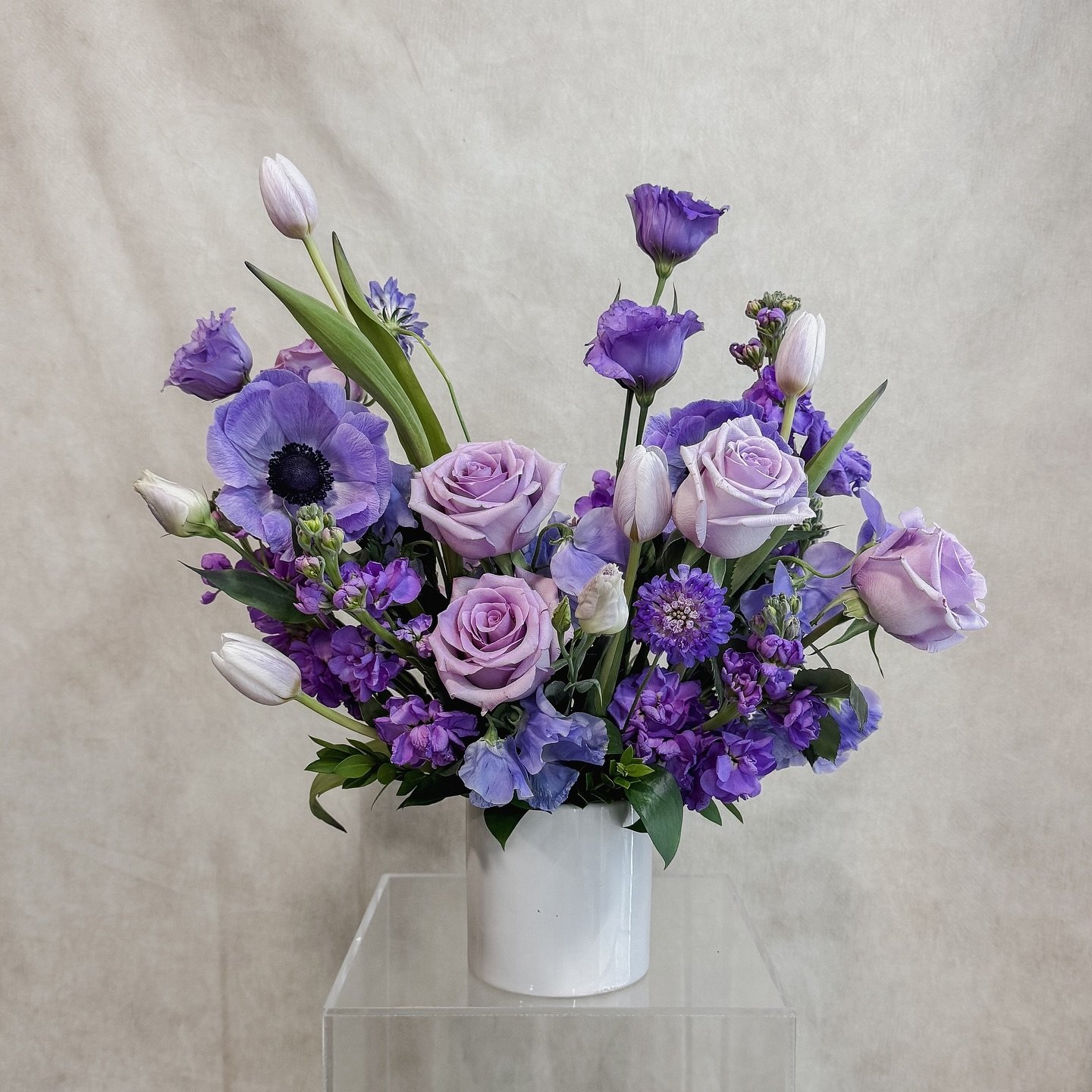 I use to hate purple&hellip;.until I became a florist 💜🦄🍆😈👾

Another unsolicited fun fact? If I was a UFC fighter this would be my walk out song 😂