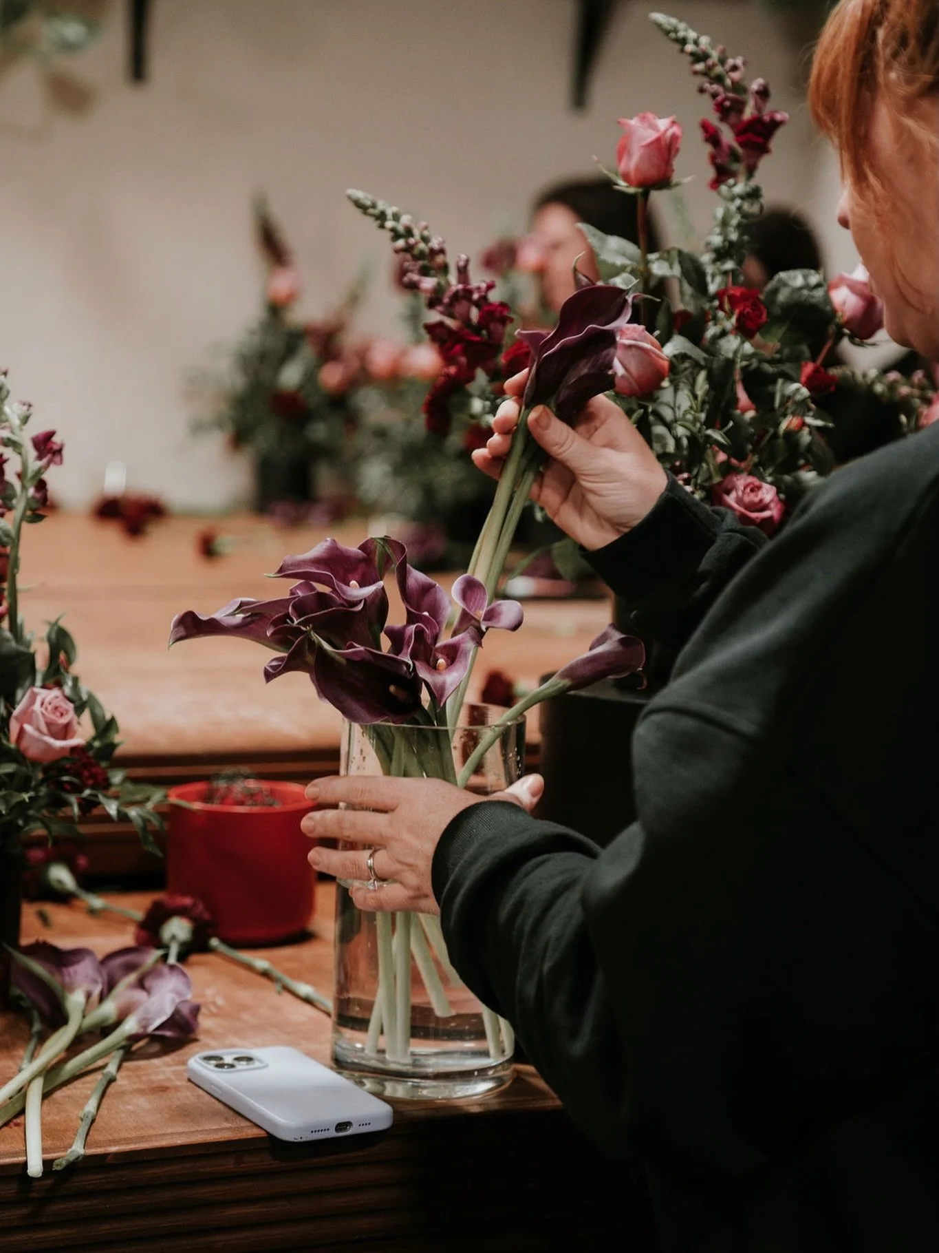 Ignore what the thermostat says.
We&rsquo;re starting fall anyway.

Our next round of flower classes is here, featuring Terracotta Dreams and Practical Magic&mdash;because we&rsquo;re more than ready for earthy palettes, moody blooms, and pretending 