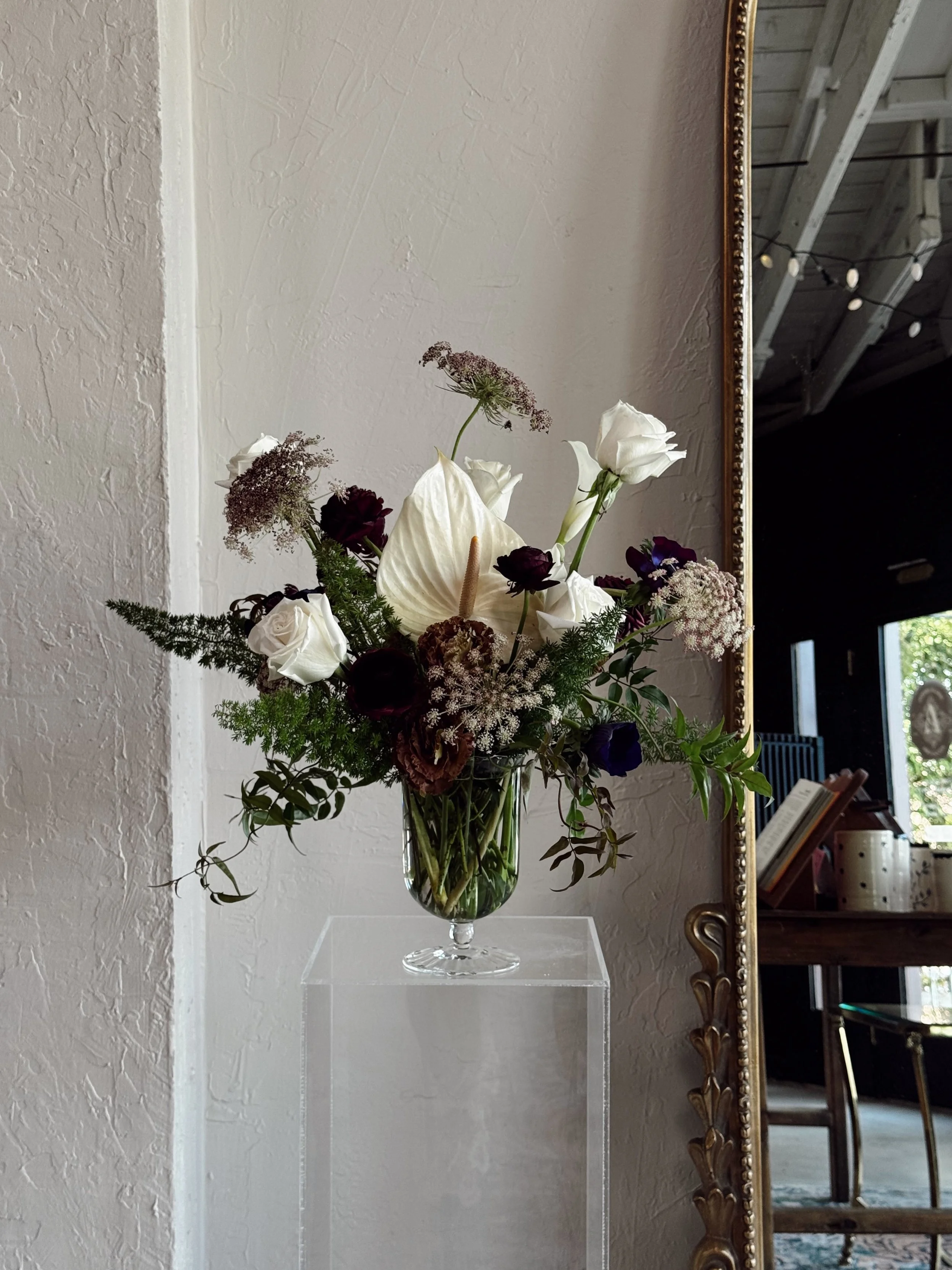 This stunner is from our &ldquo;The Drama&rdquo; collection. An arrangement with main character energy.