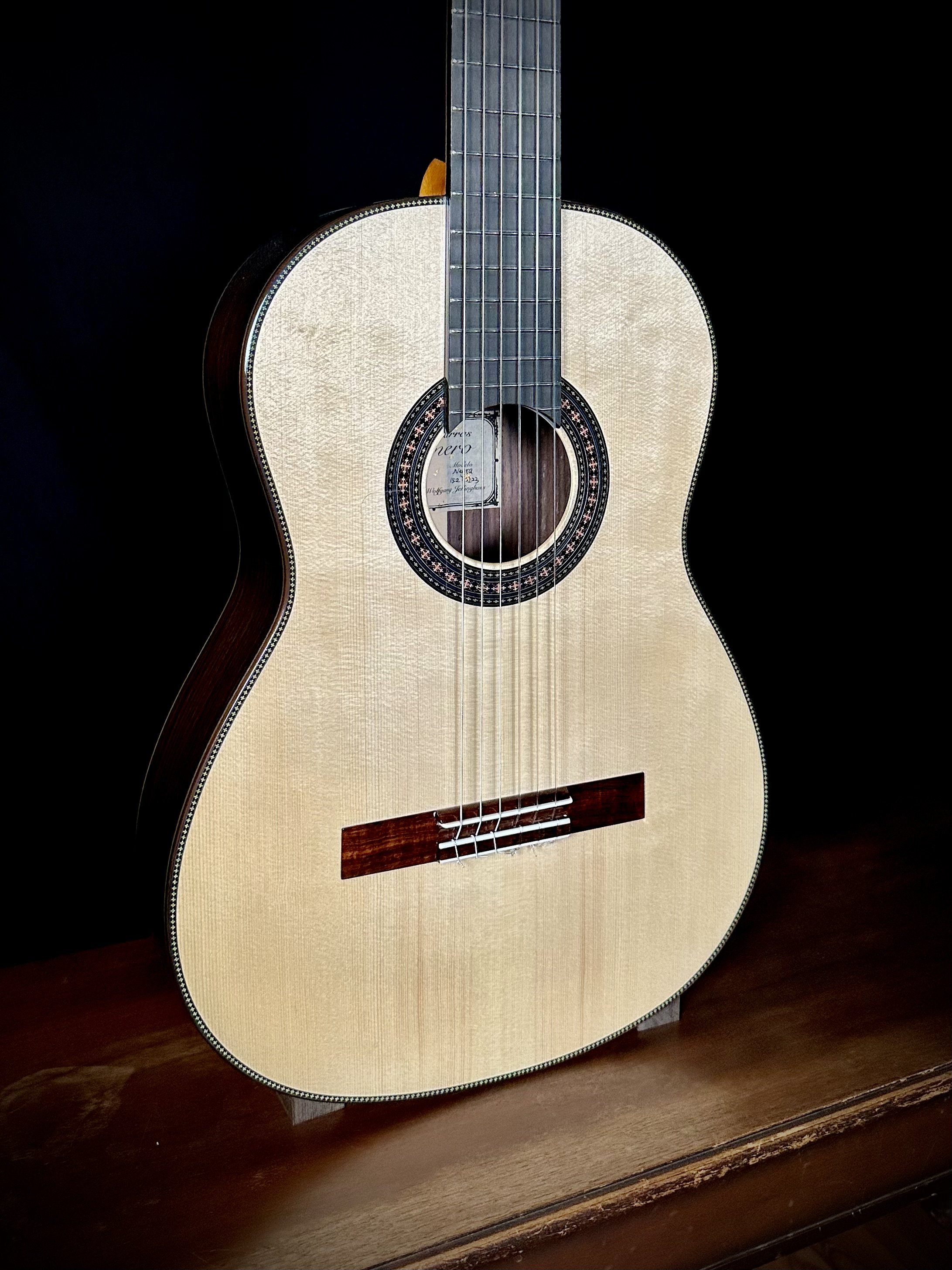 6 Guitarras Romero 2023 frontbody.jpeg