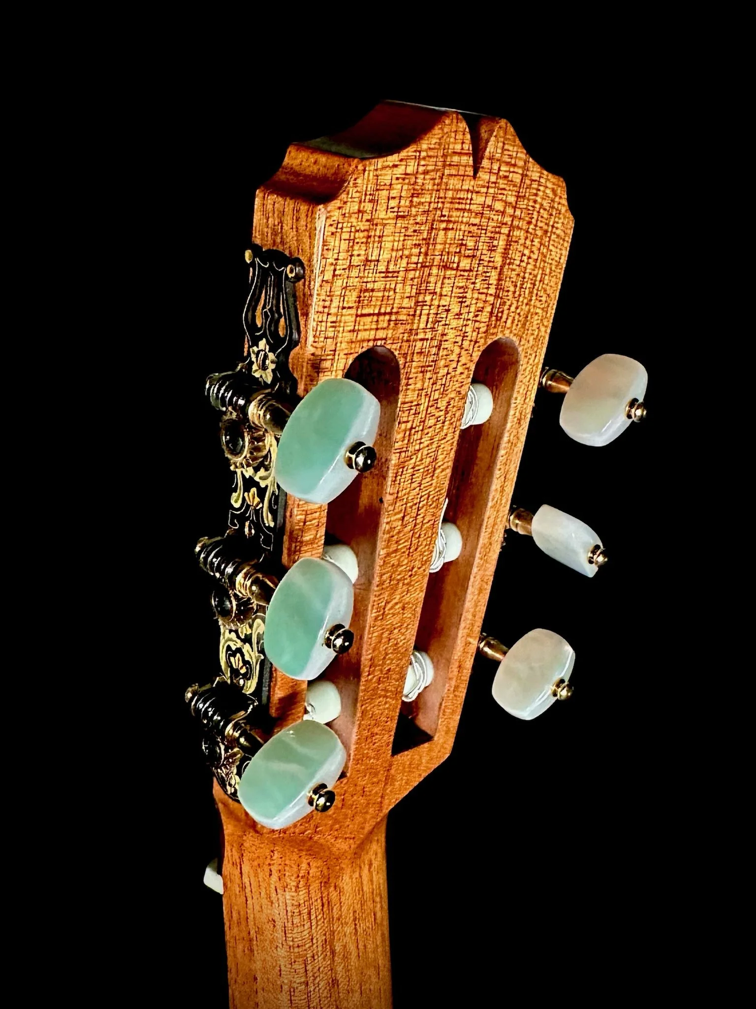 Pepe Romero 2025 no415 headstock.jpg