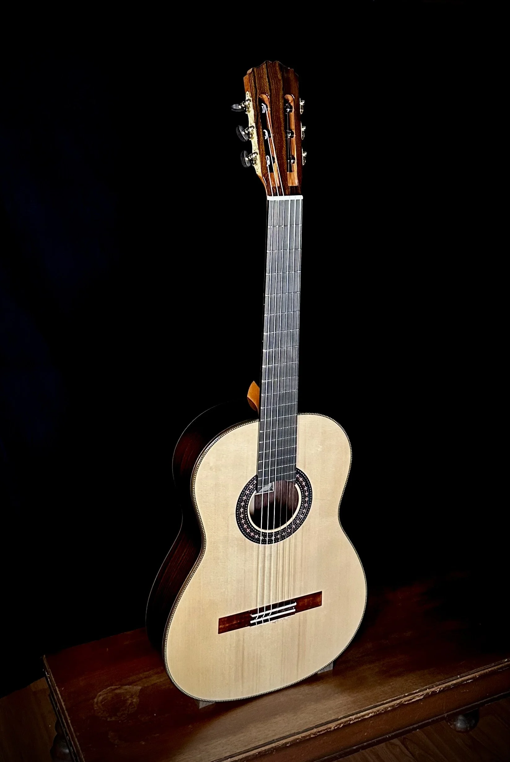 6 Guitarras Romero 2023 front.jpeg