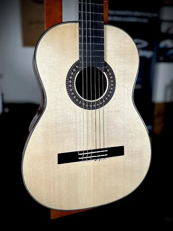 GR Negra 2023-PU frontbody.jpg