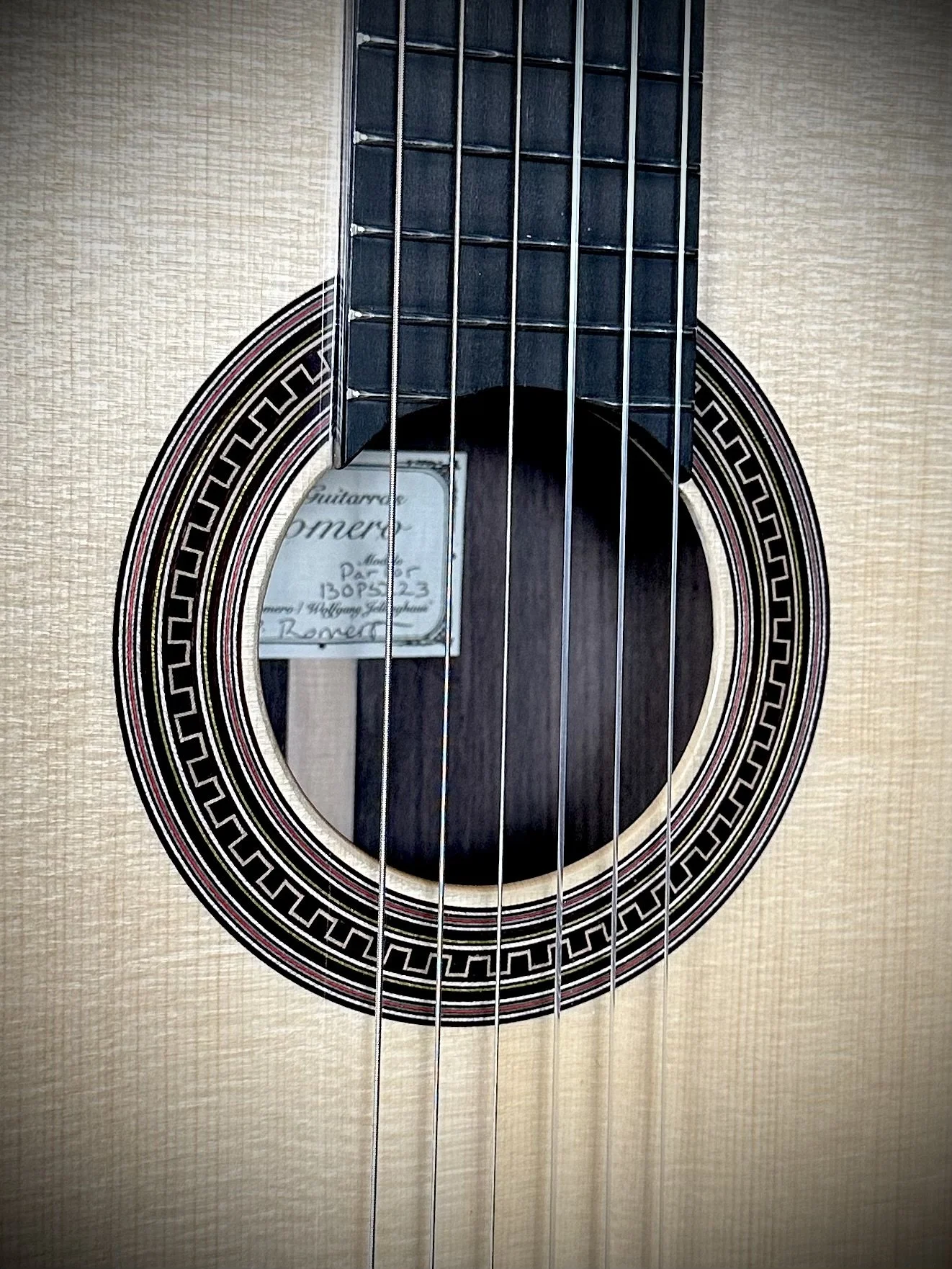 1 Guitarras Romero 2023 rose.jpeg