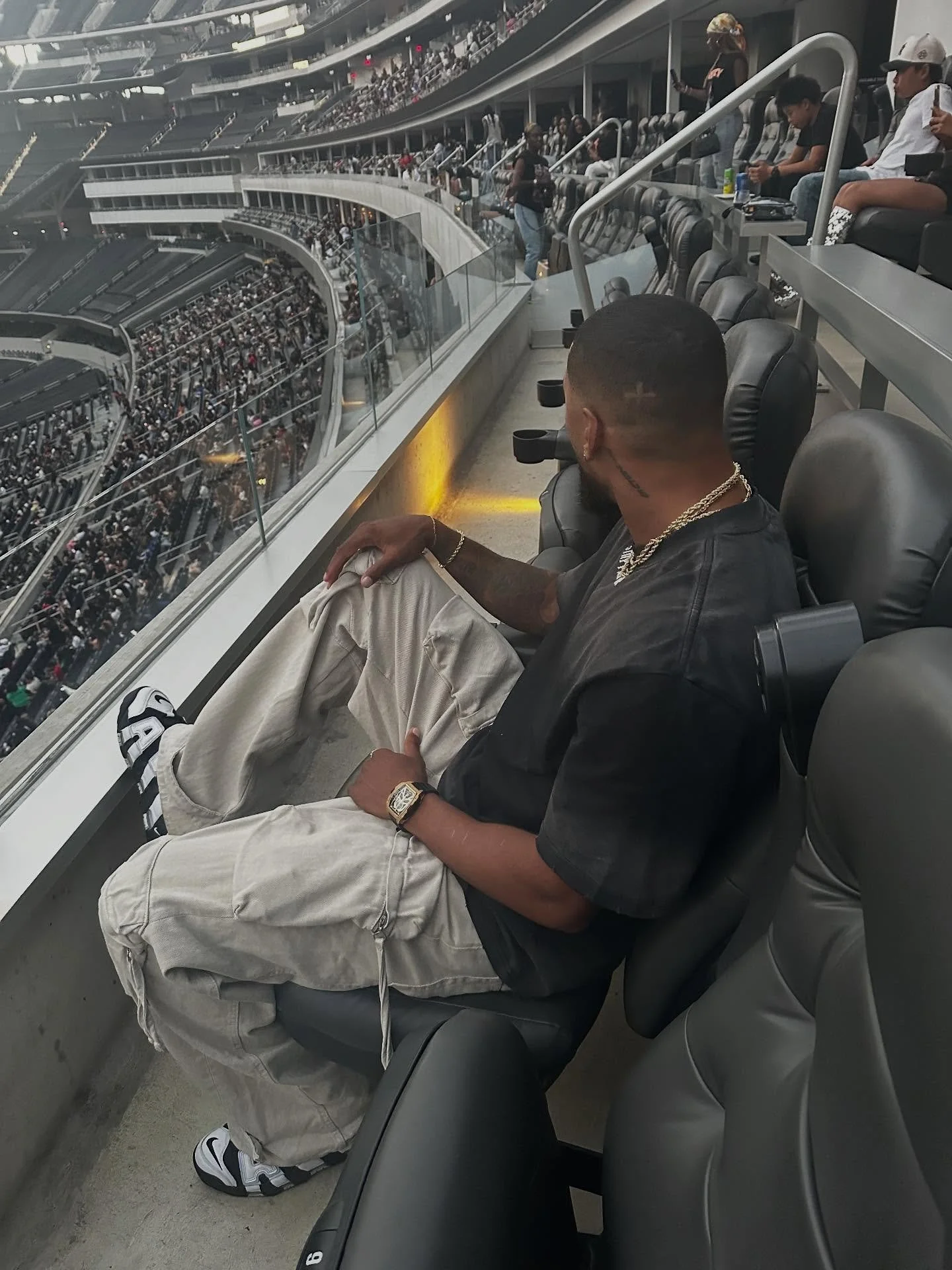 Ya Man Ain&rsquo;t Me 
.
.
#sofistadium #chrisbrown #la