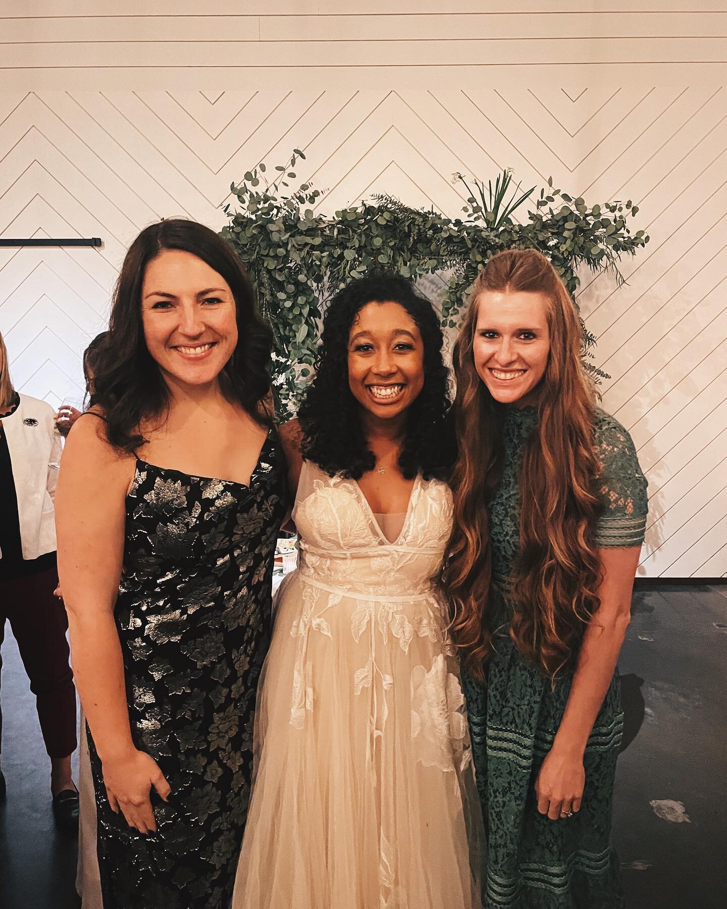 Reunited with some of my favorite people to celebrate my college roomie get married to the man of her dreams. 

Oh, Portland was pretty cool too🌲 
#mywheaton