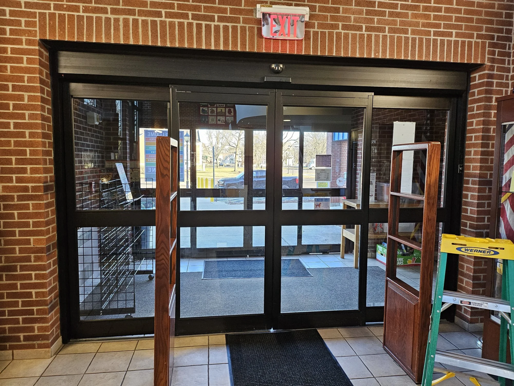 Automatic sliding door entrance serviced by Automatic Door Tech in Connecticut