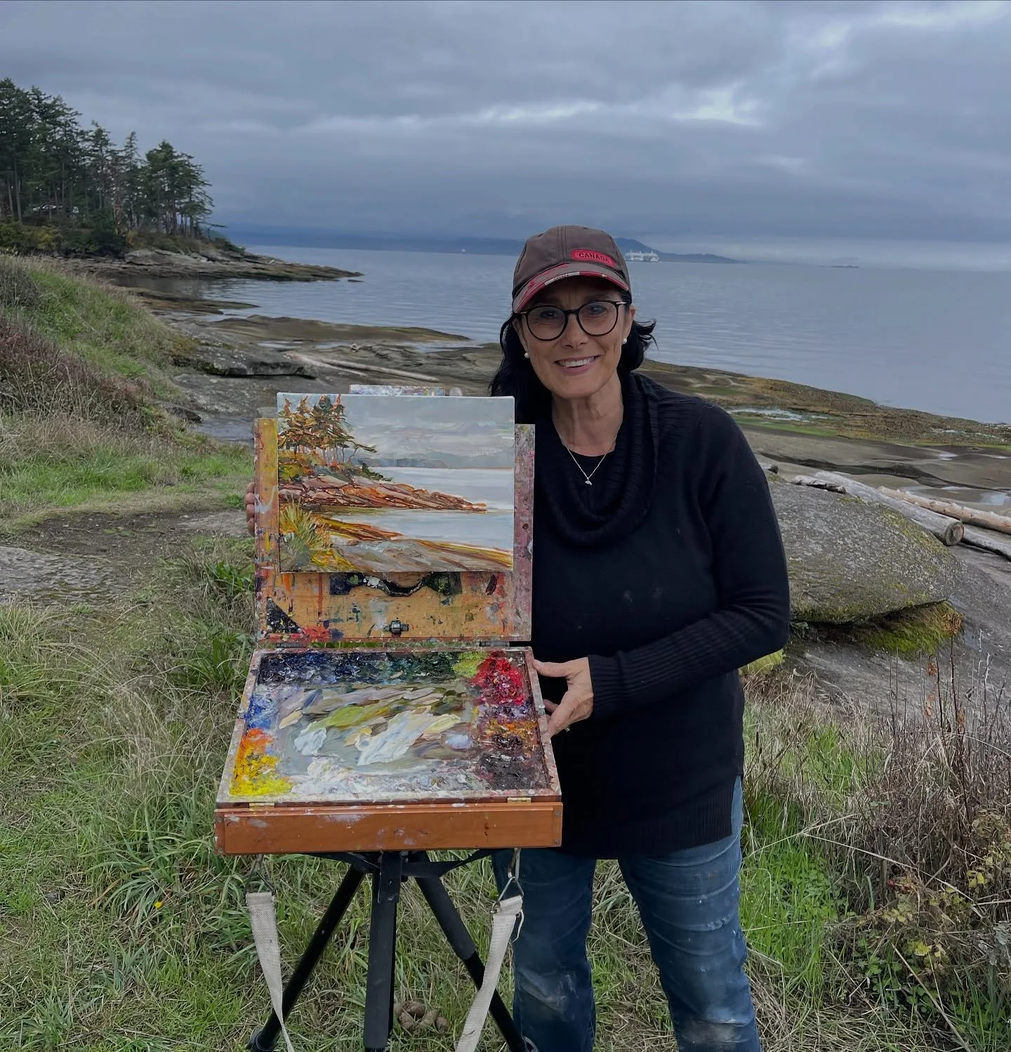 I am working diligently on adding any finishing touches to the paintings I did on Gabriola Island during our @travellingpaints plein air retreat. 

This was the last morning before coming back home. It wasn&rsquo;t raining and the colours were muted 