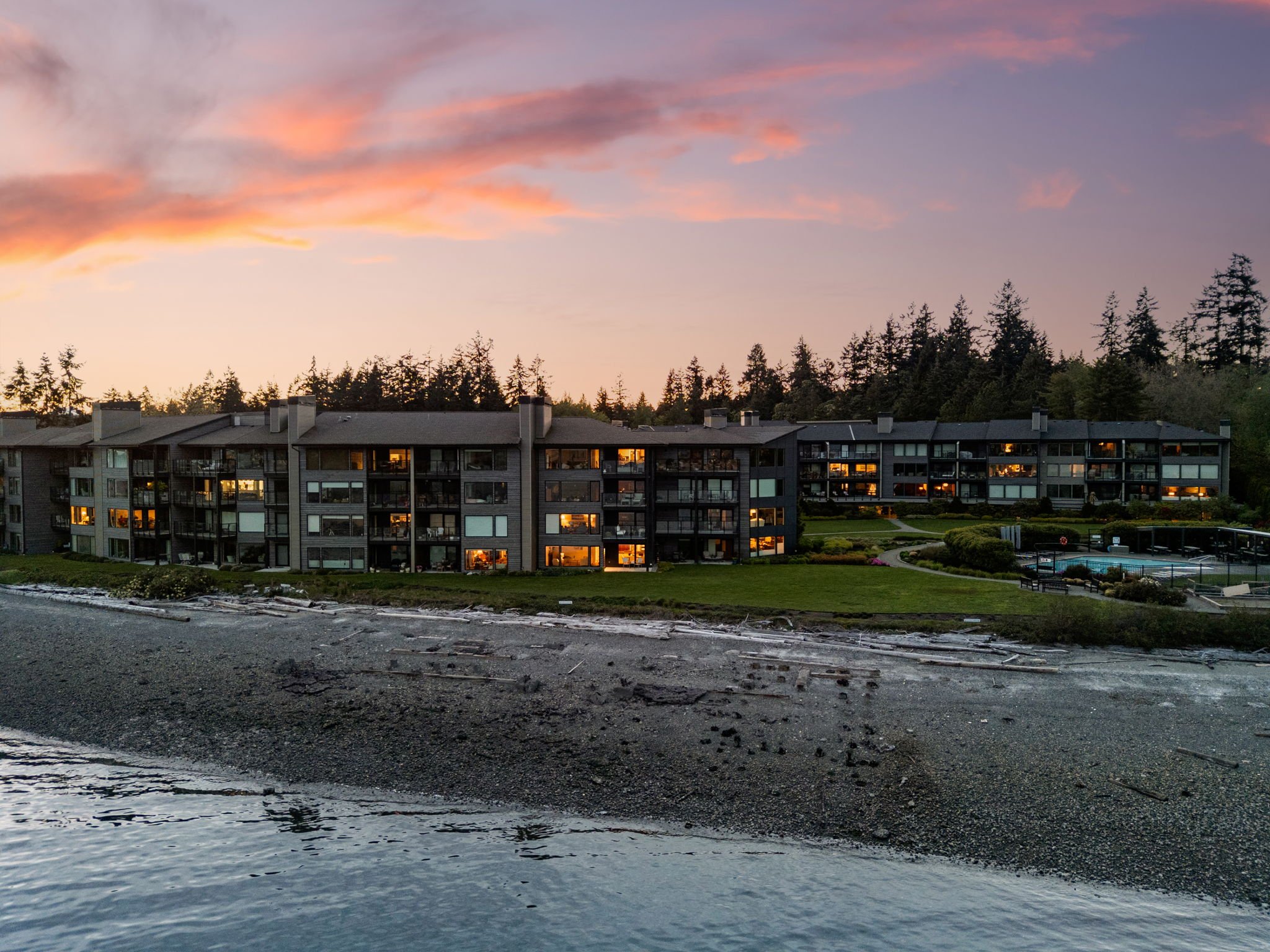 Dana Fitzpatrick Compass Realtor 428 Harborview Dr SE, Unit 112.jpg