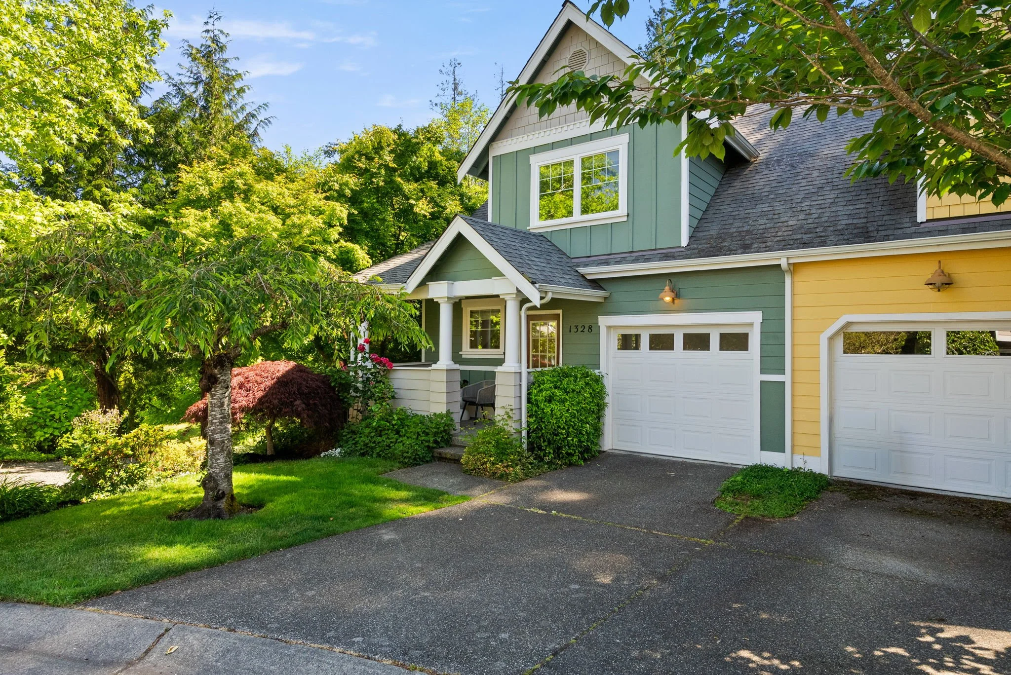 Dana Fitzpatrick Compass Realtor 1328 Stonecress Lane NE, Bainbridge Island, WA 98110.jpg