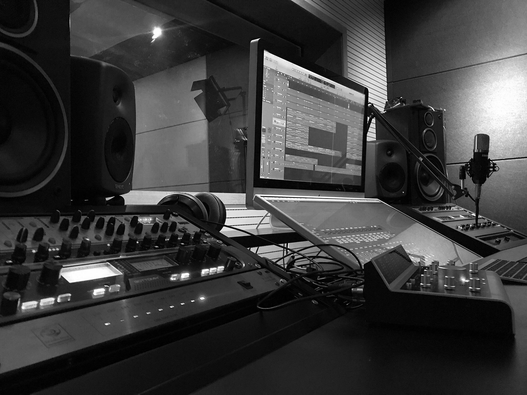 estudio-grabacion-audio-studio-recording-voice-voiceover-miami-bogota-estudios-ustalent-03.png