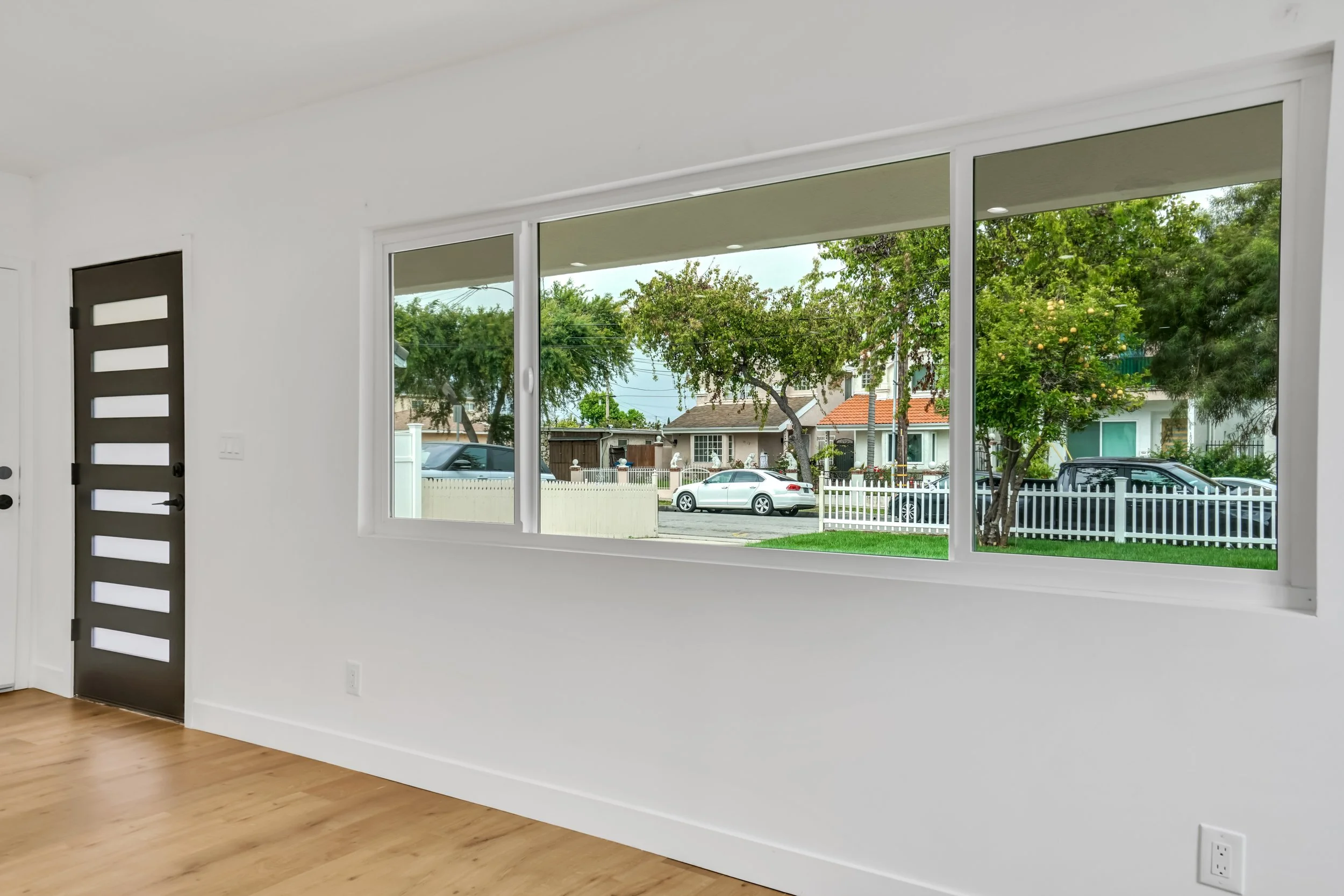 11-15017 Kingsdale Avenue-11.jpg