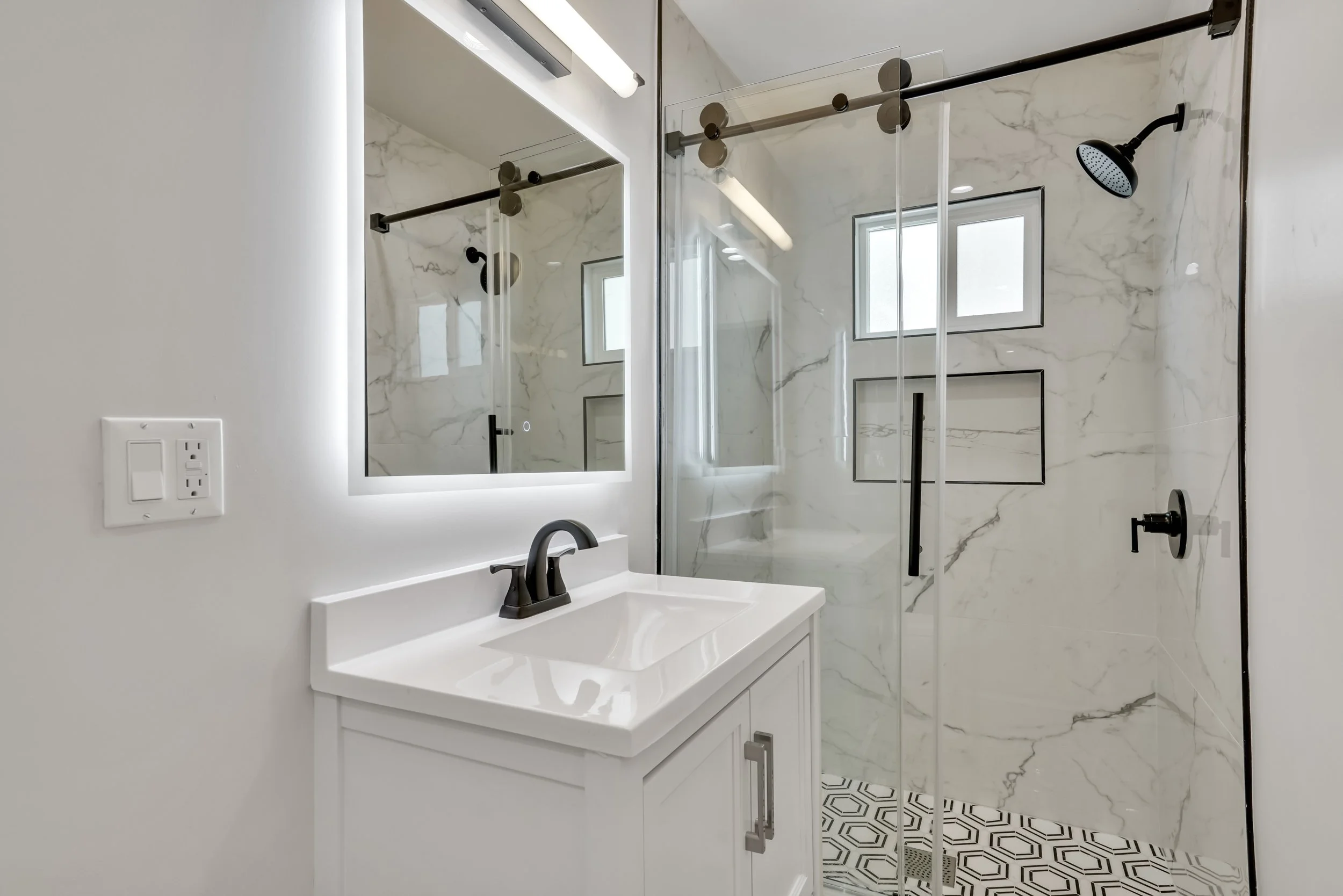 28-15017 Kingsdale Avenue-28.jpg