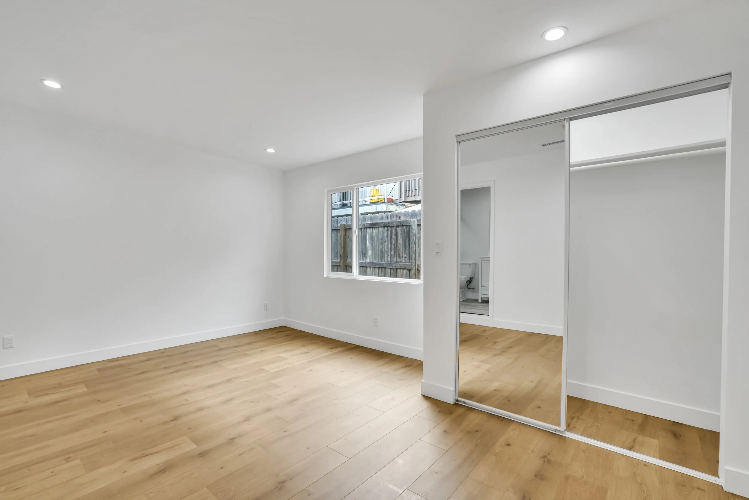 30-15017 Kingsdale Avenue-30.jpg