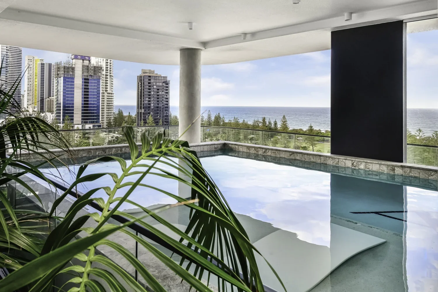 Laani pool.webp