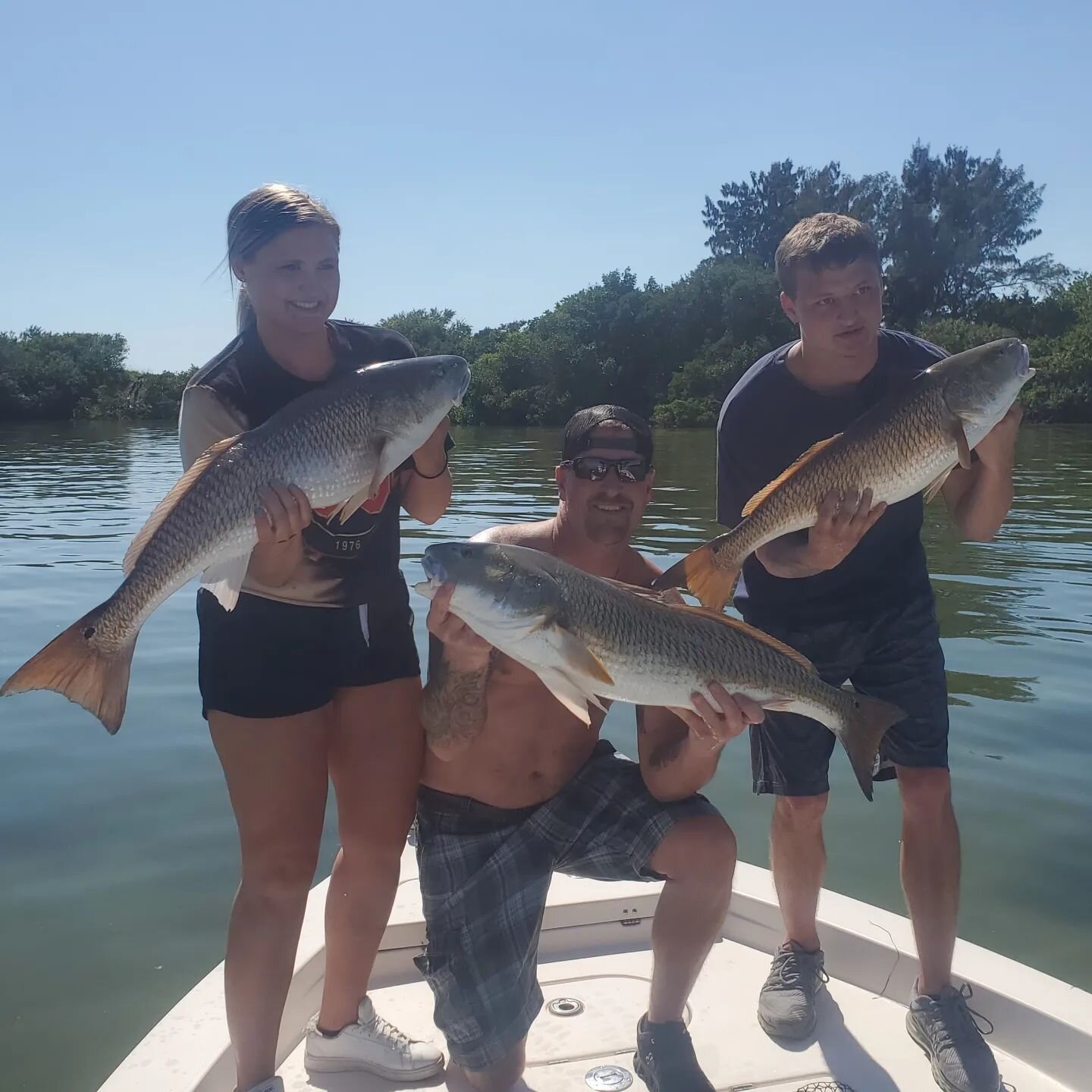 Redfish party in Tampa Bay!
www.storymakerfishingcharters.com 
813-431-9205  Come get some!

@pennfishing @simradyachting @saltlife @cca_florida @realsaltlife @pelicancoolers @yamahaoutboards  @power.pole @stpetefl @leftcoastboatworks
@skeeter_boats 