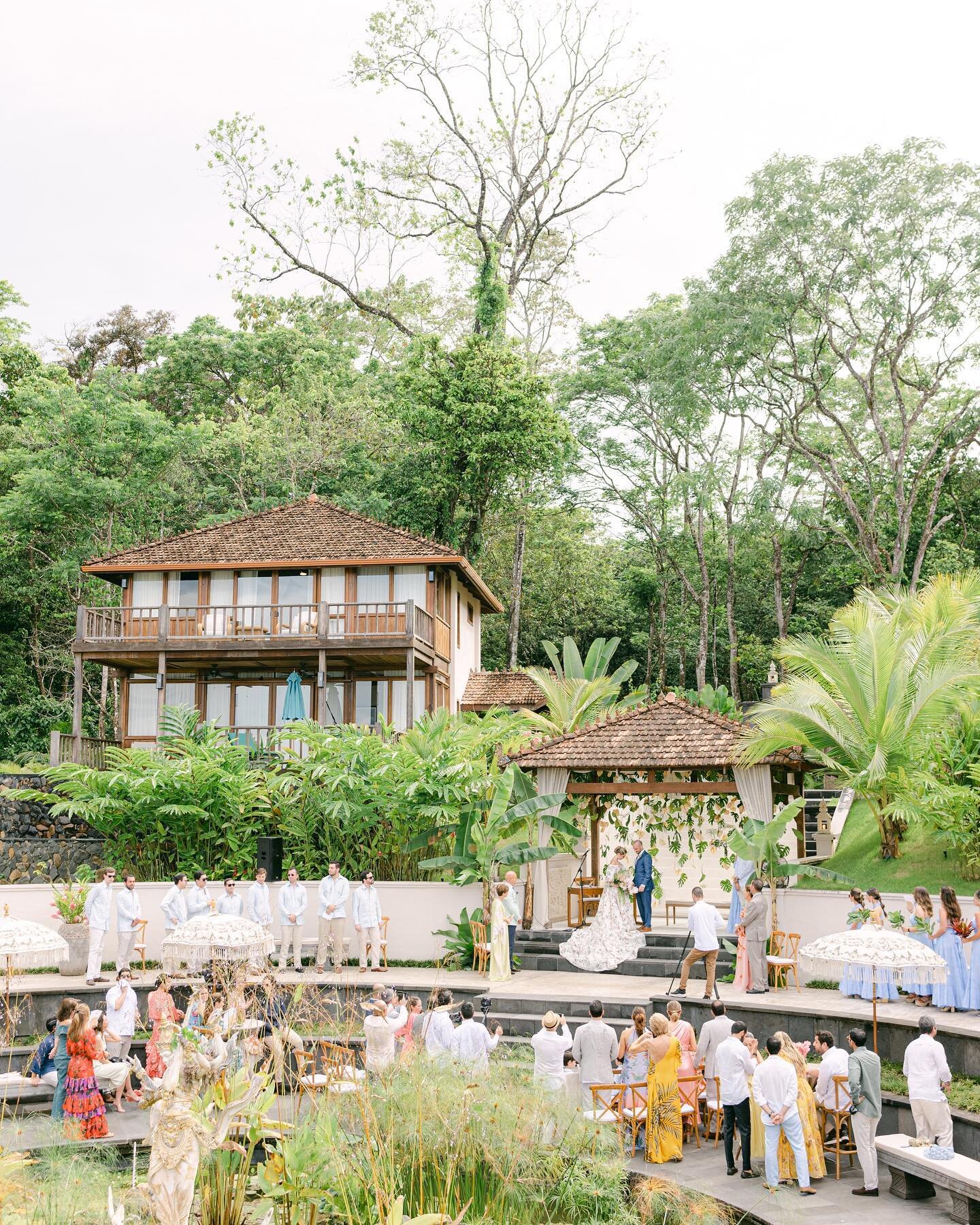 Coming soon on the blog: An amazing tropical wedding. #unabodaenbocas

#tropicalwedding #beachluxurywedding  #BRStudio #destinationweddingphotographer