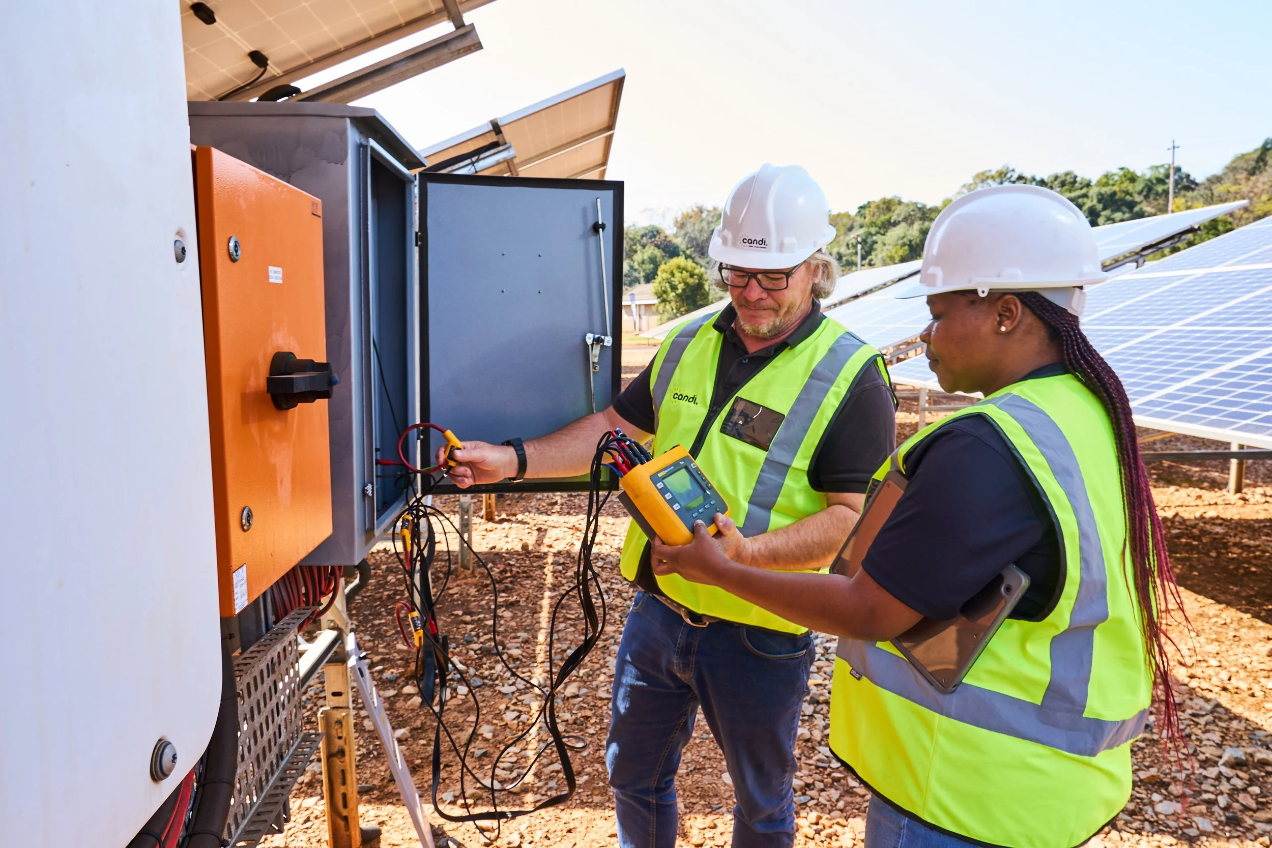 Bruce Venter & Lulama Mabaso monitoring solar performance