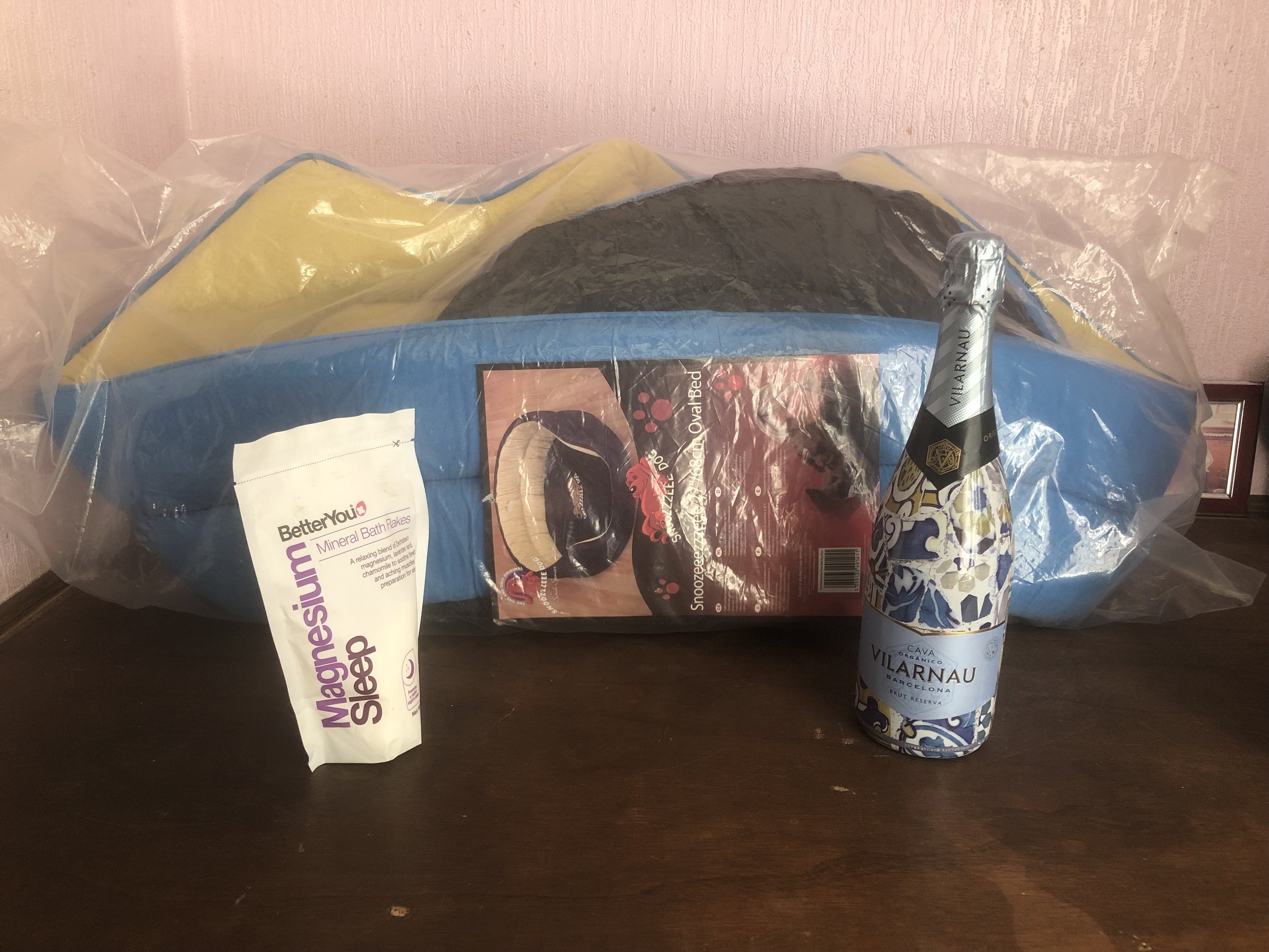 We have donated these items, that we won at a Dog show, to Powys Pets In Need, for their Tombola and Bootsale being held at Chirk on the 17th August.
IF ANYONE WOULD LIKE TO DONATE ITEMS THAT WE CAN SELL OR FOR THE TOMBOLA PLEASE CONTACT US.
The situ