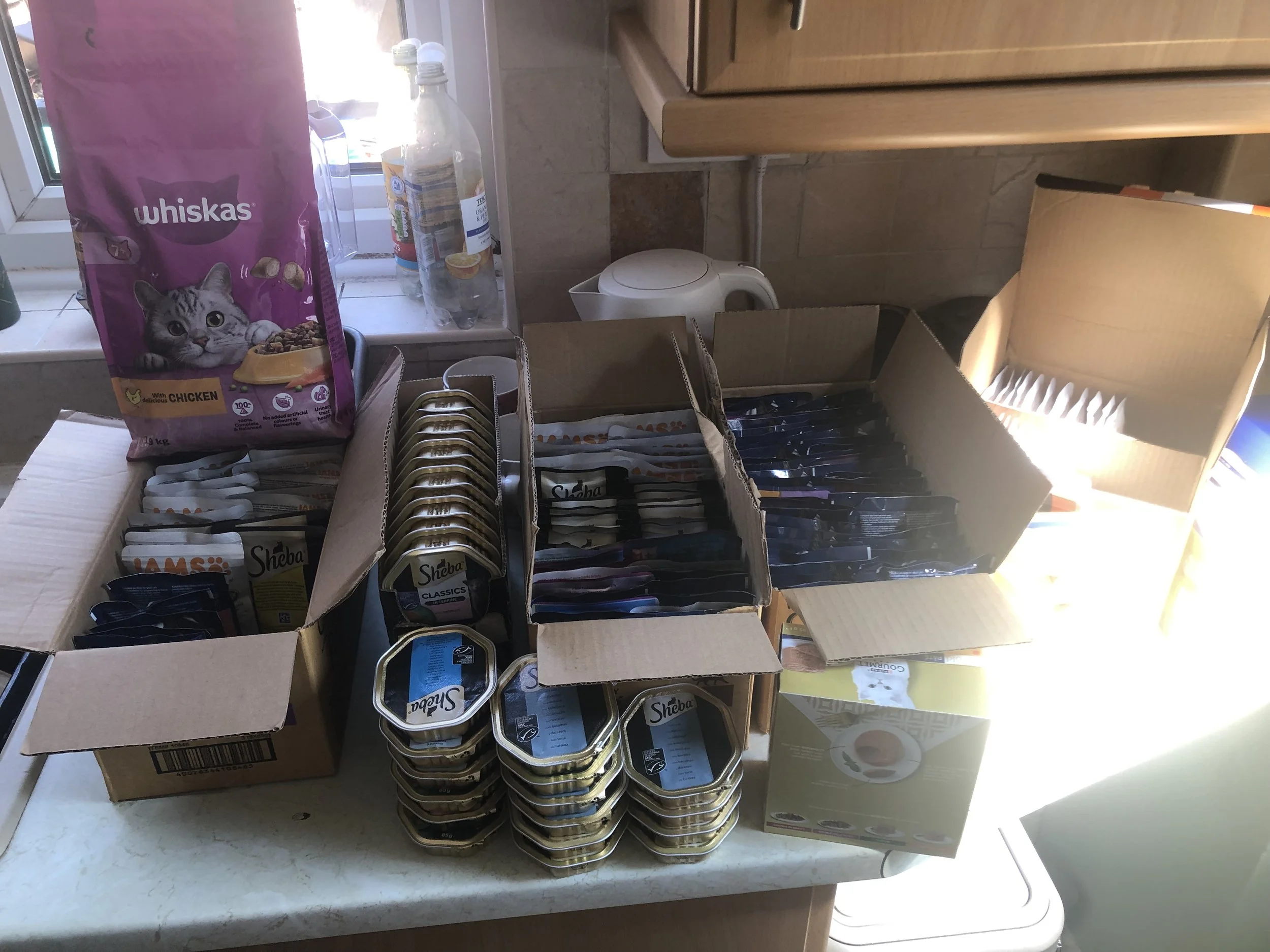 All the Team would like to thank Michelle from Abercrave for this amazing donation of Cat food