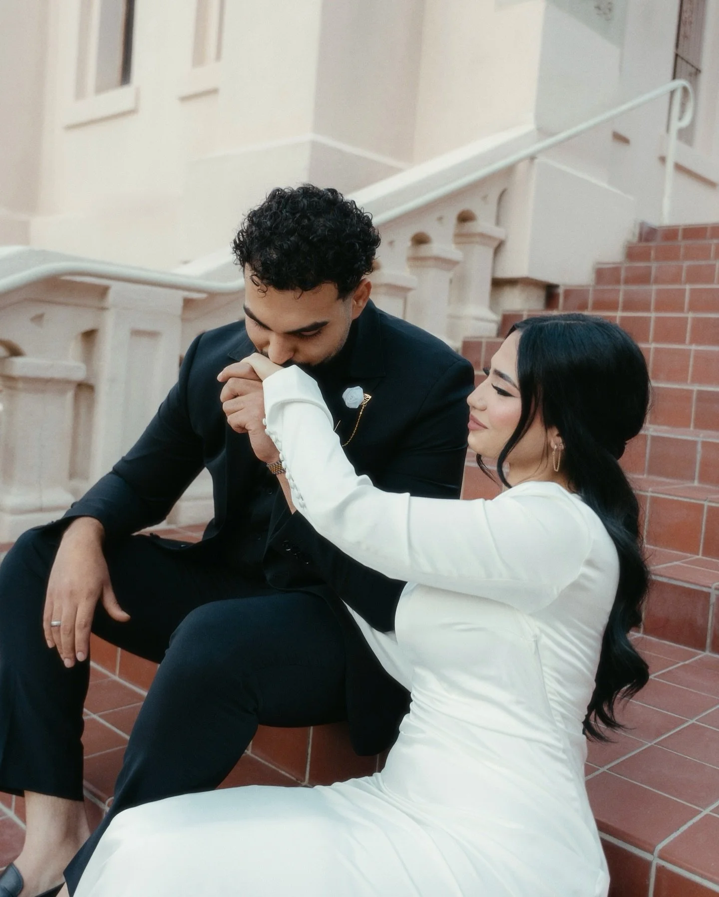 Love in the city 🤍✨

.
.
.
Arizona Photographer | Phoenix couple photographer | az engagement Photographer | az portrait photographer | Arizona wedding photographer | phoenix photographer | phoenix Arizona 

#azweddingphotographer #arizonacouplespho