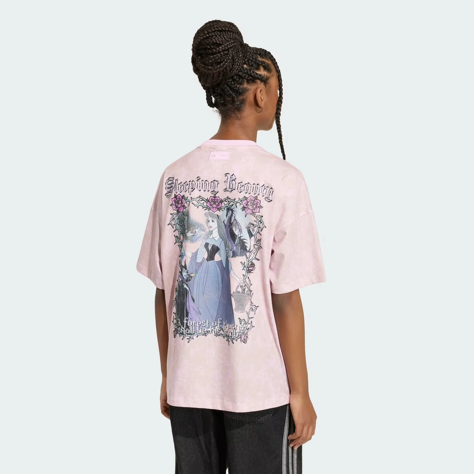 T-SHIRT_ADIDAS_DISNEY_VILLAINS_OVERSIZED_WASHED_GFX_Rosa_KR4662_23_hover_model.jpeg