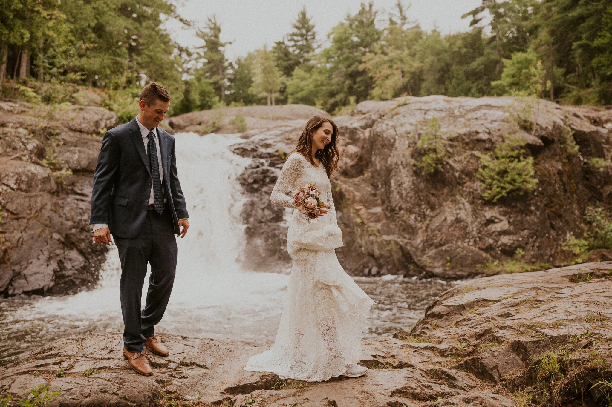 michigan upper peninsula beach elopement