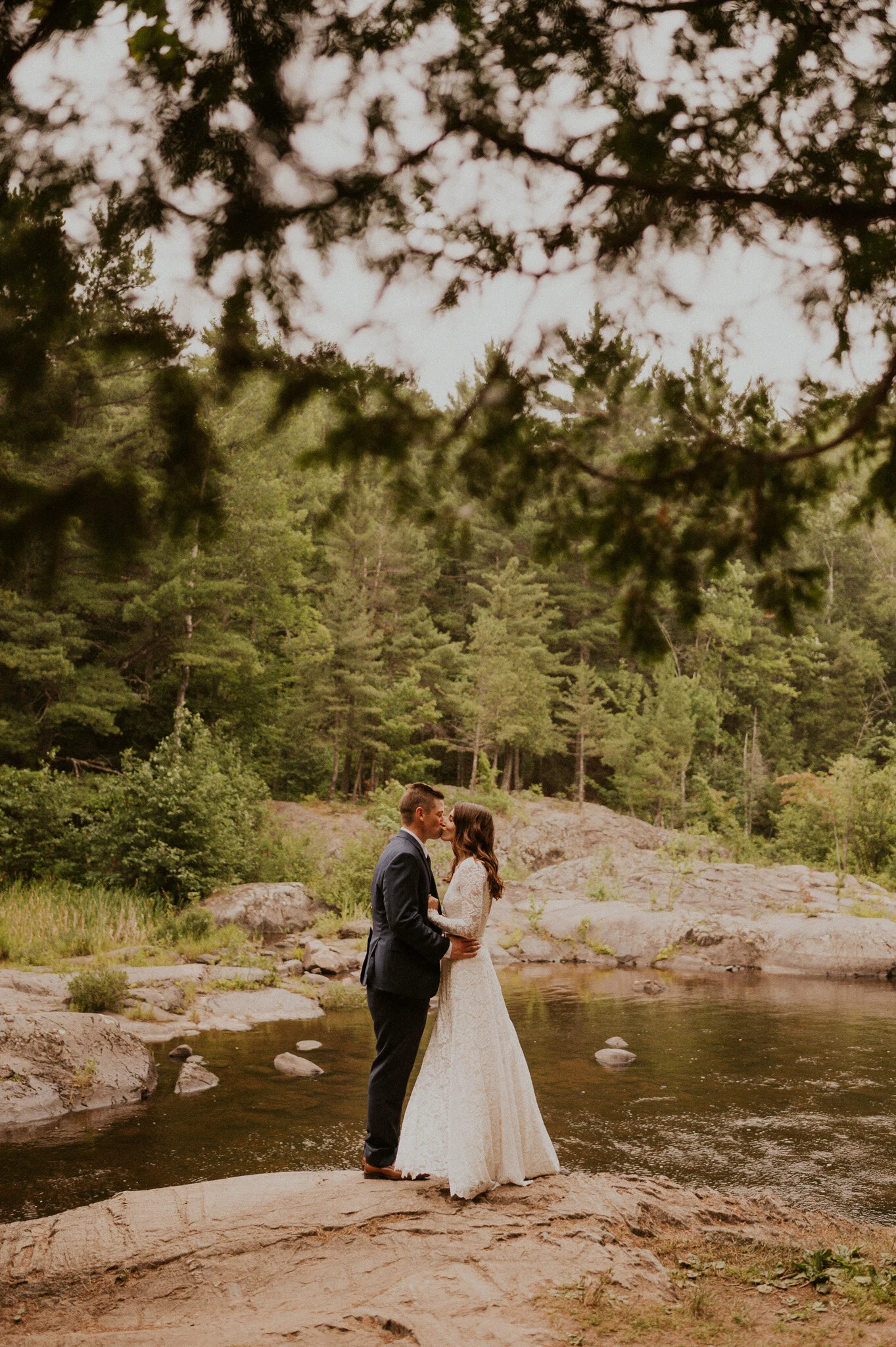 michigan upper peninsula beach elopement