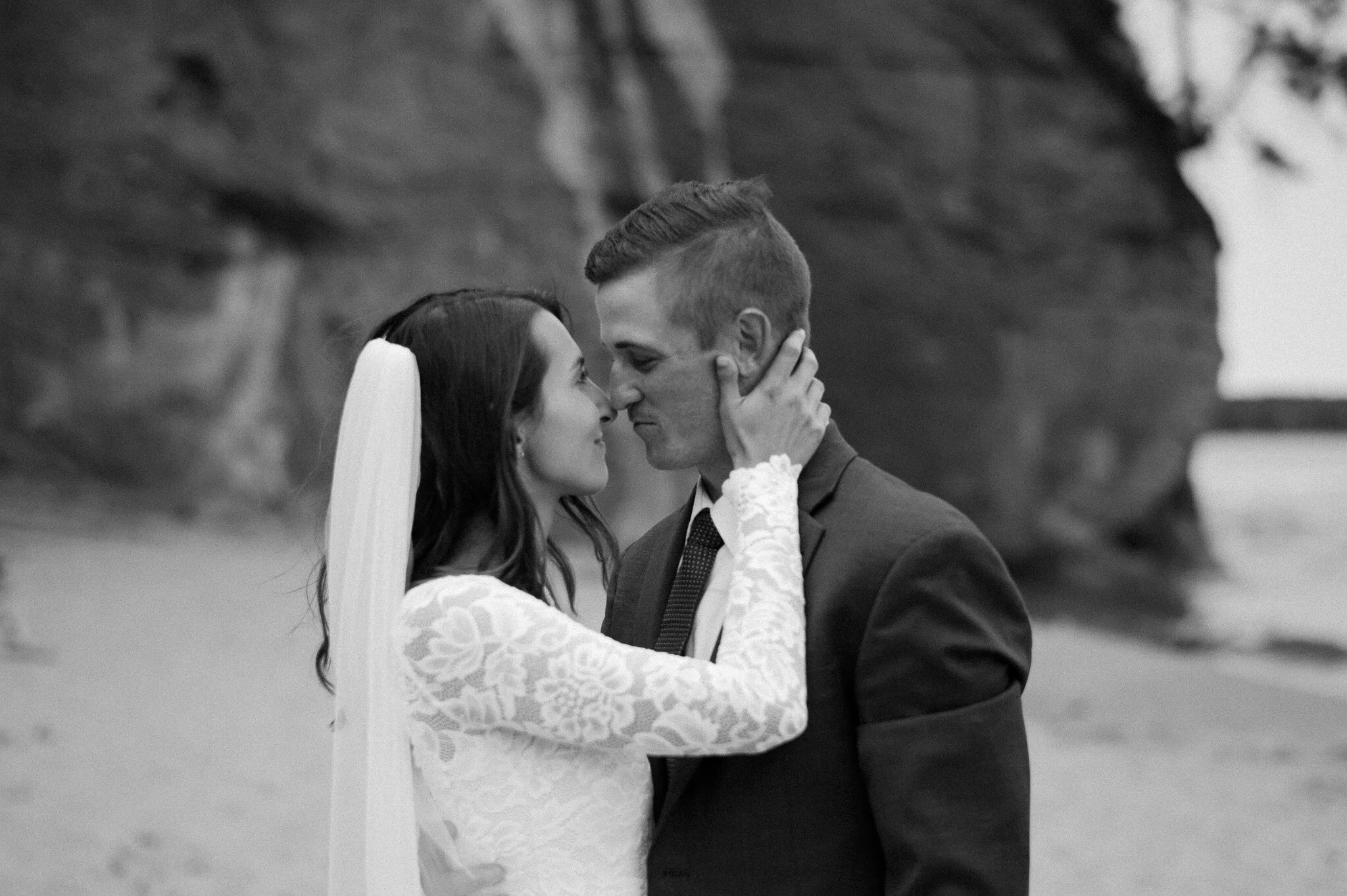 michigan upper peninsula beach elopement