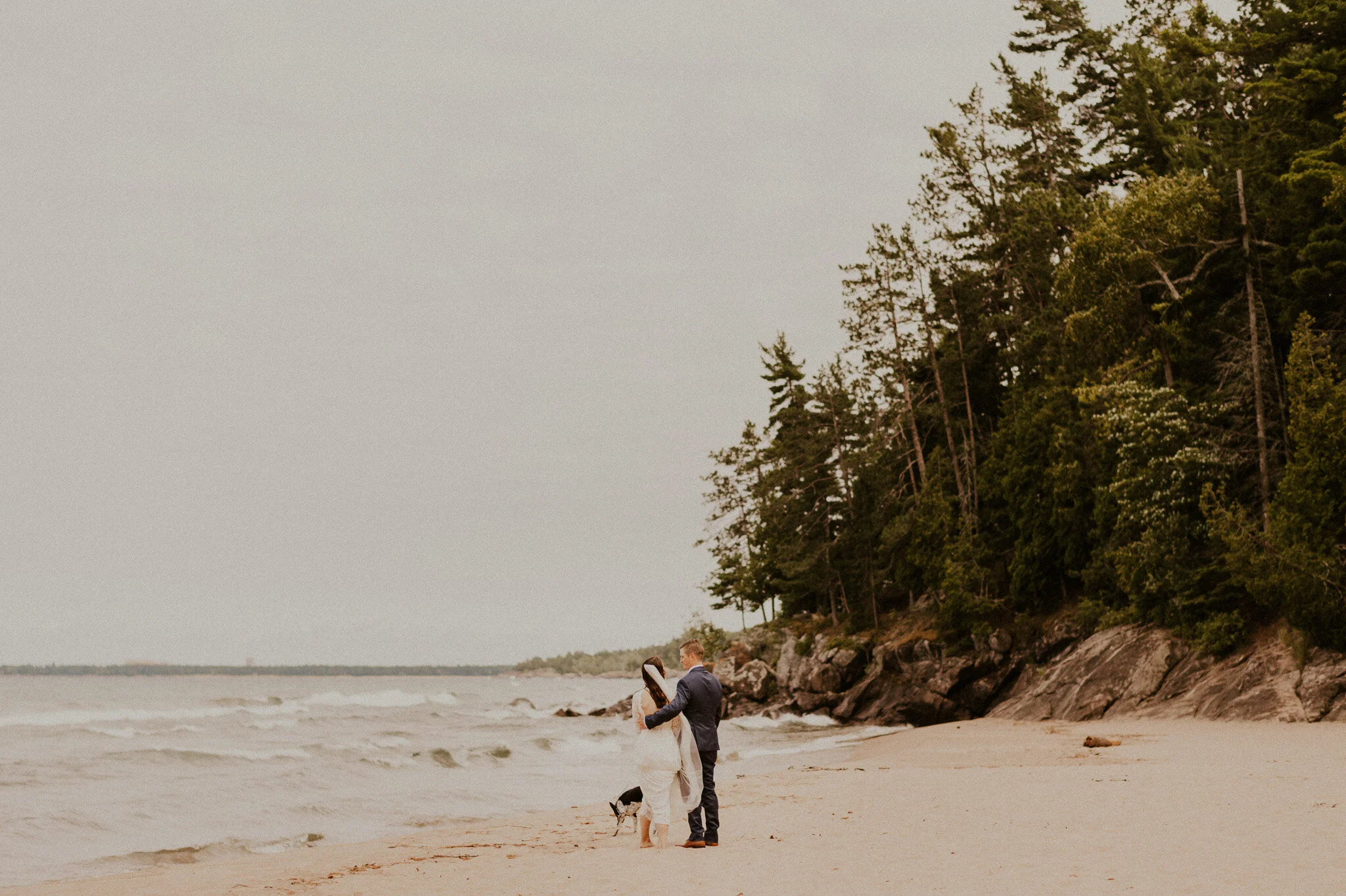 michigan upper peninsula beach elopement