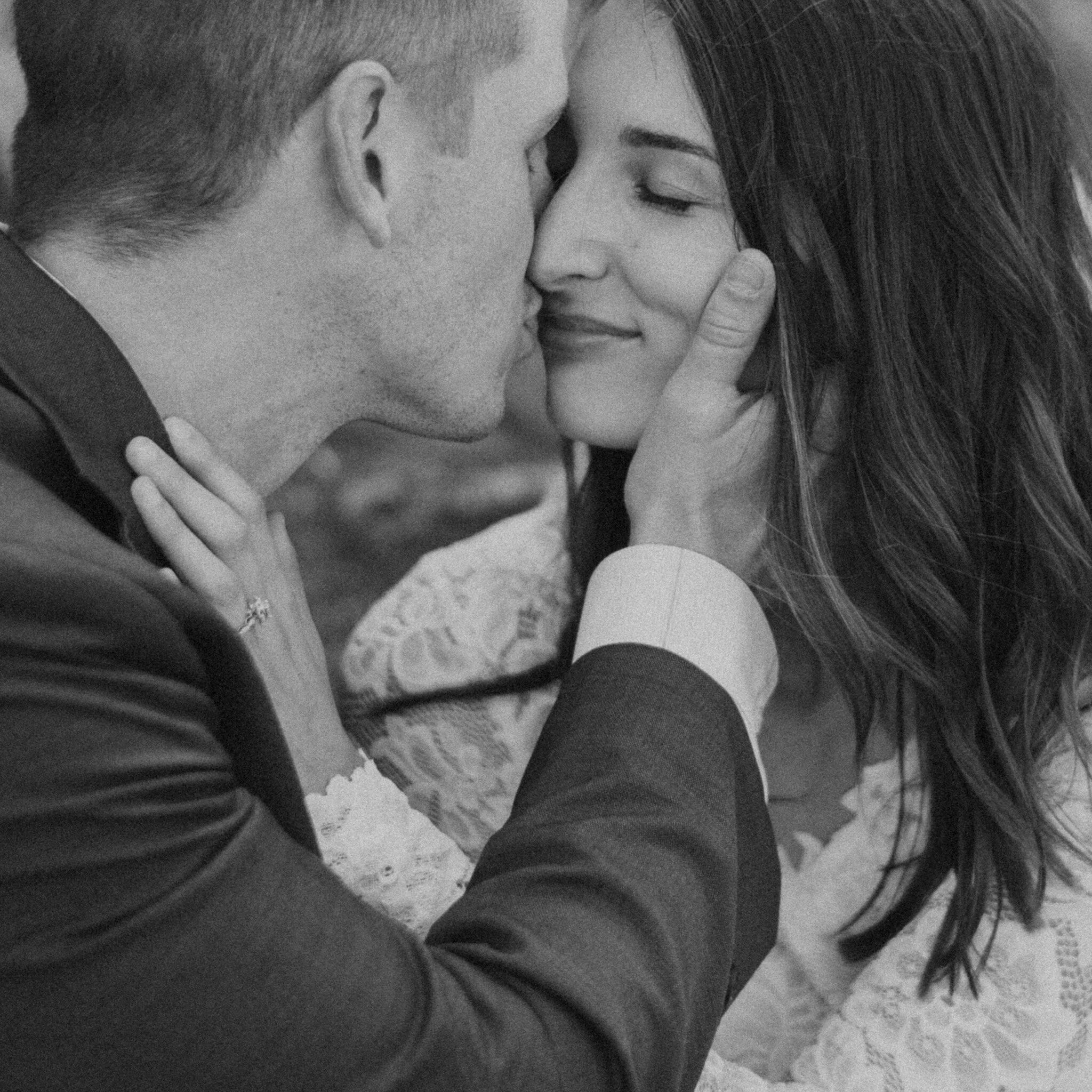 michigan upper peninsula beach elopement