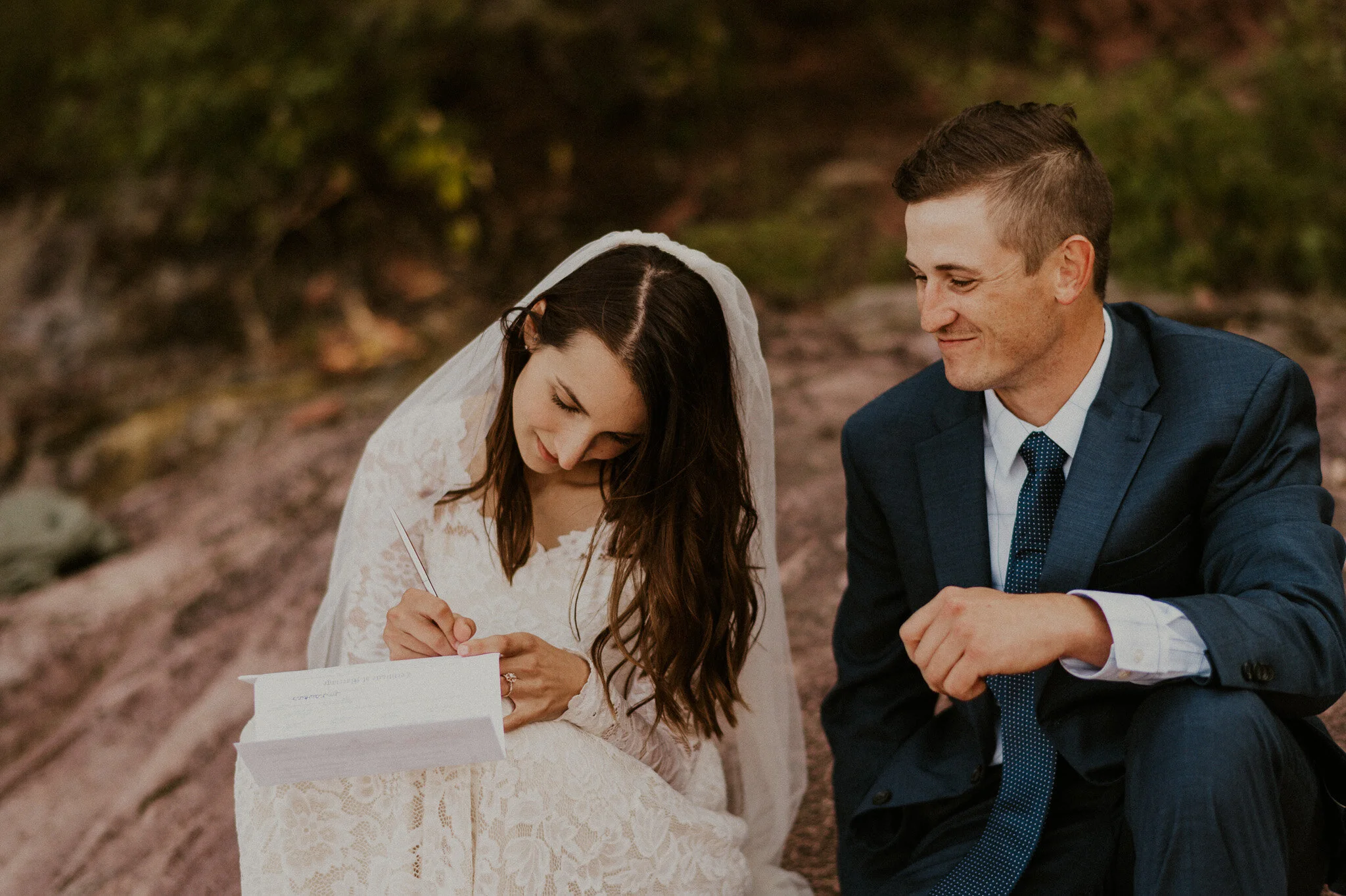 michigan upper peninsula beach elopement