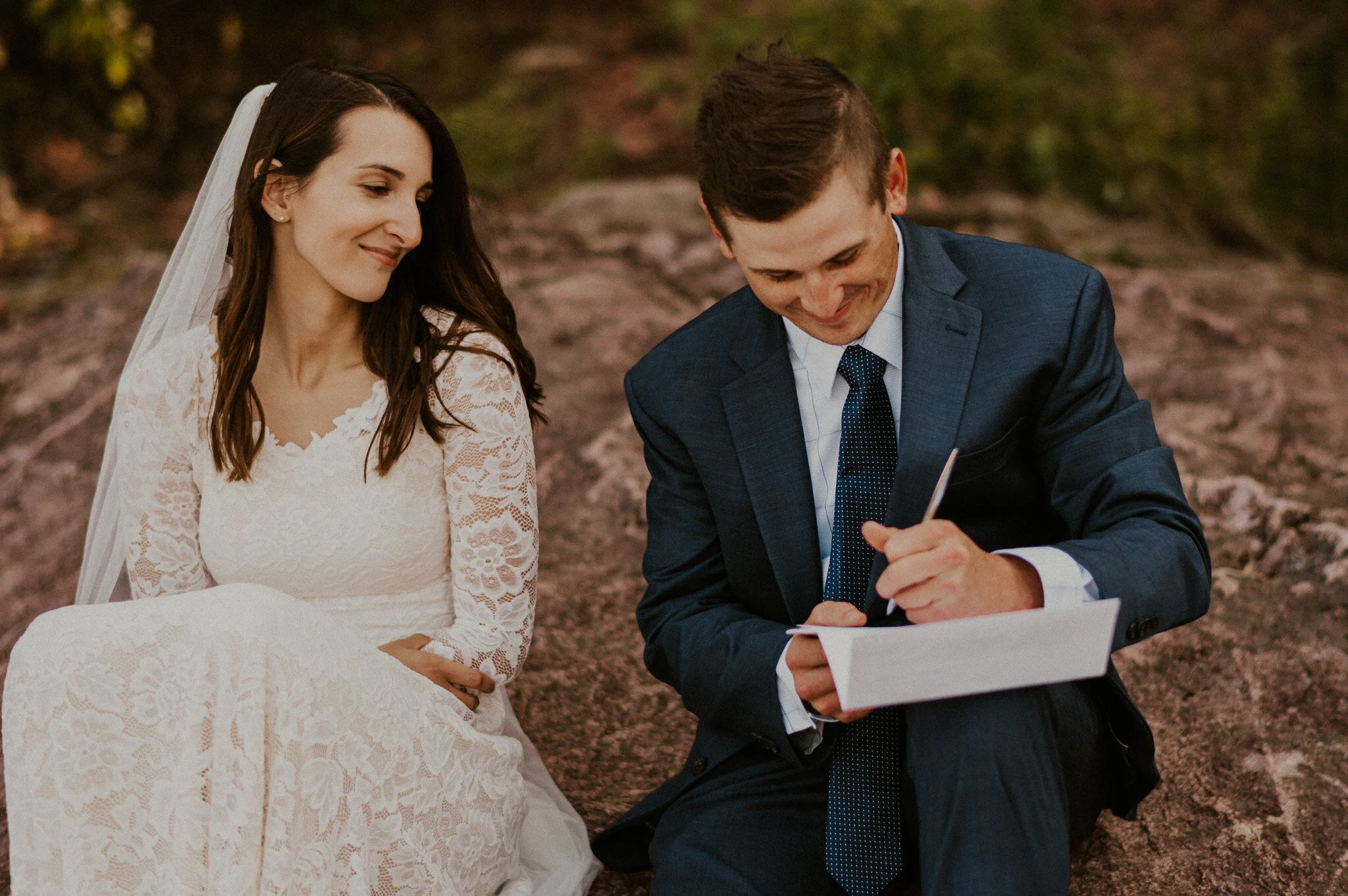 michigan upper peninsula beach elopement