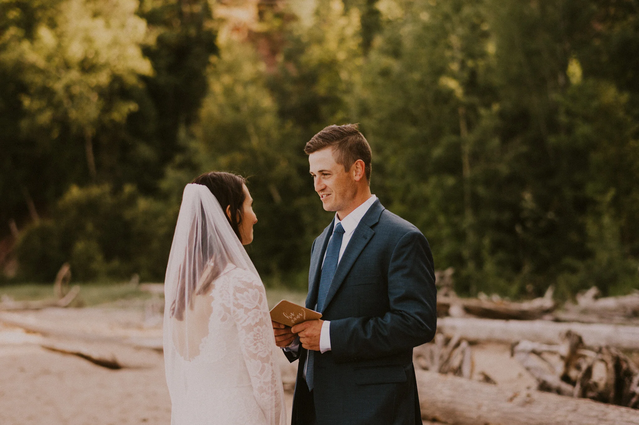 michigan upper peninsula beach elopement