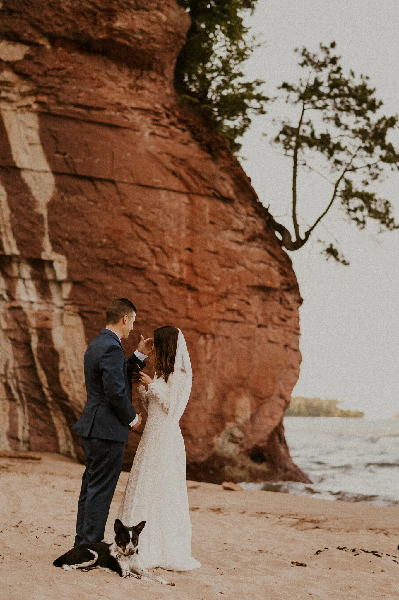 michigan upper peninsula beach elopement