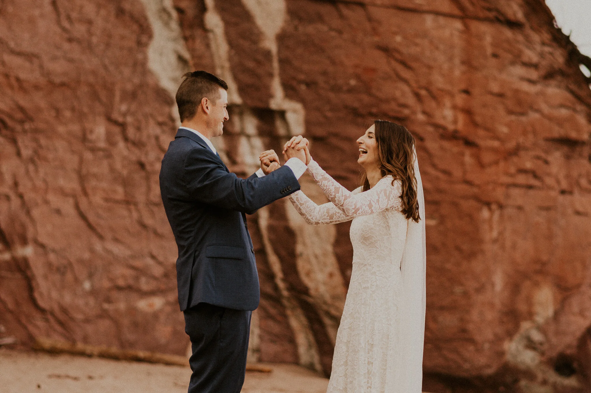 michigan upper peninsula beach elopement