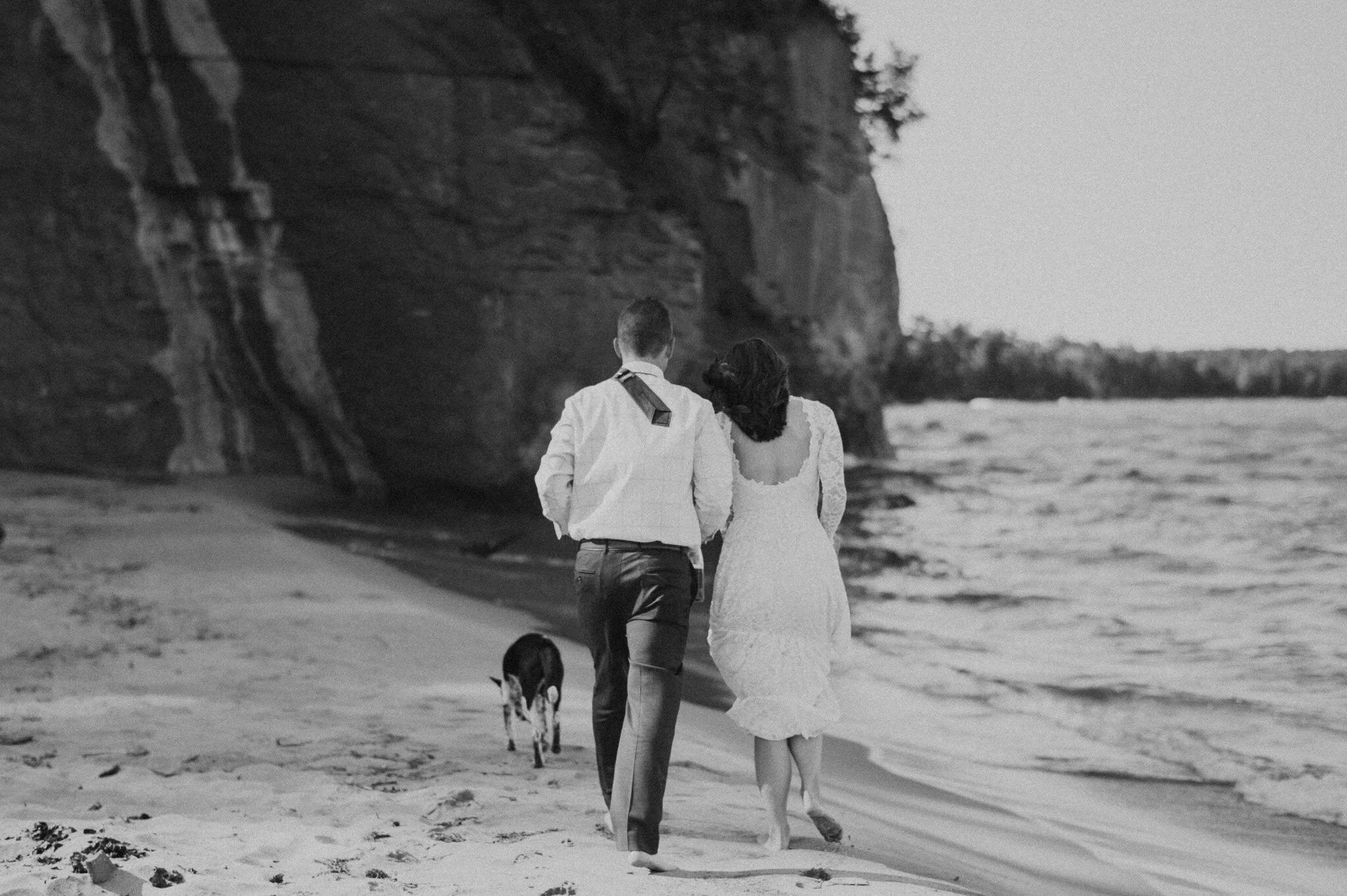 michigan upper peninsula beach elopement